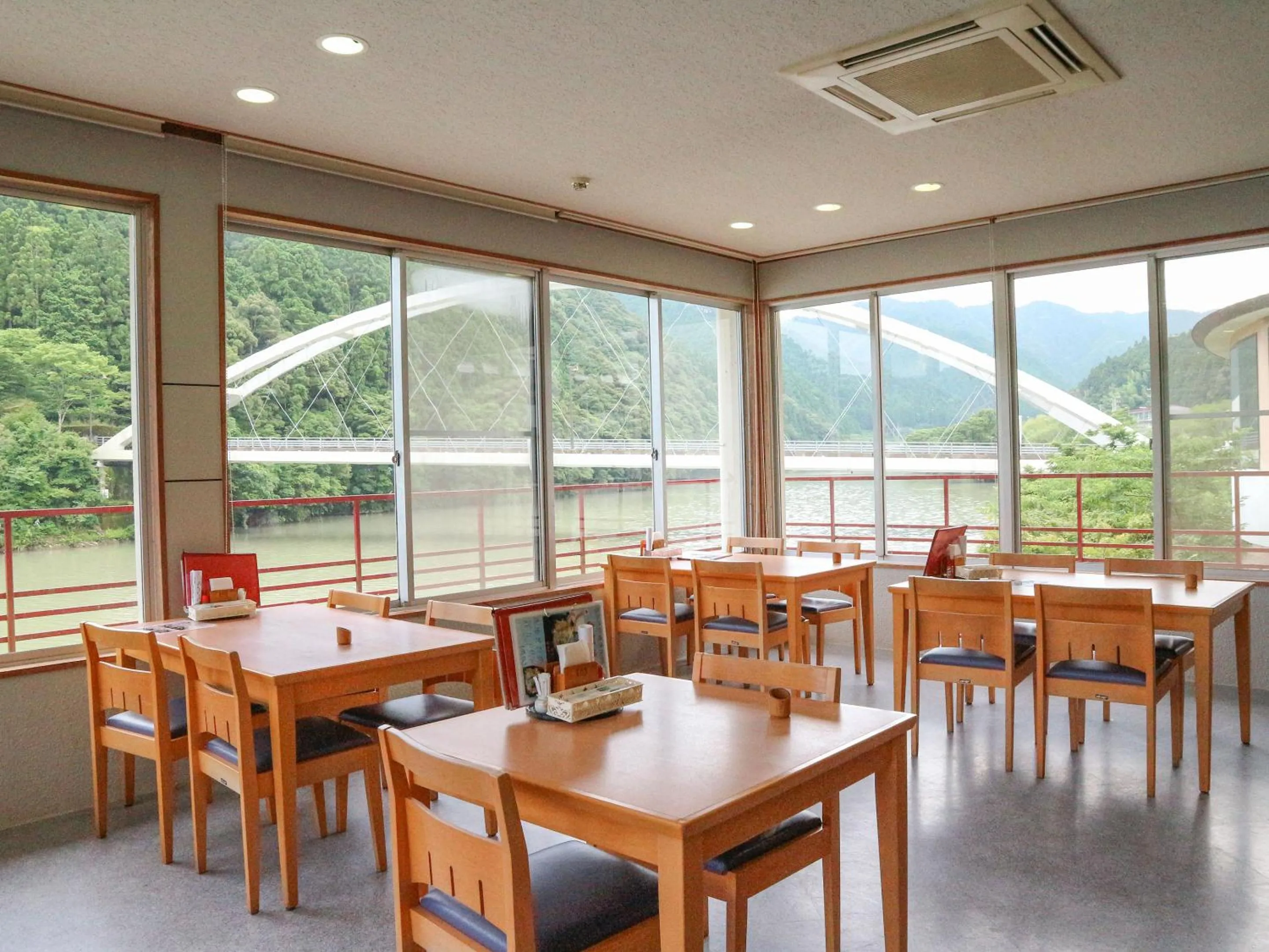 Restaurant/places to eat in momijigawa onsen