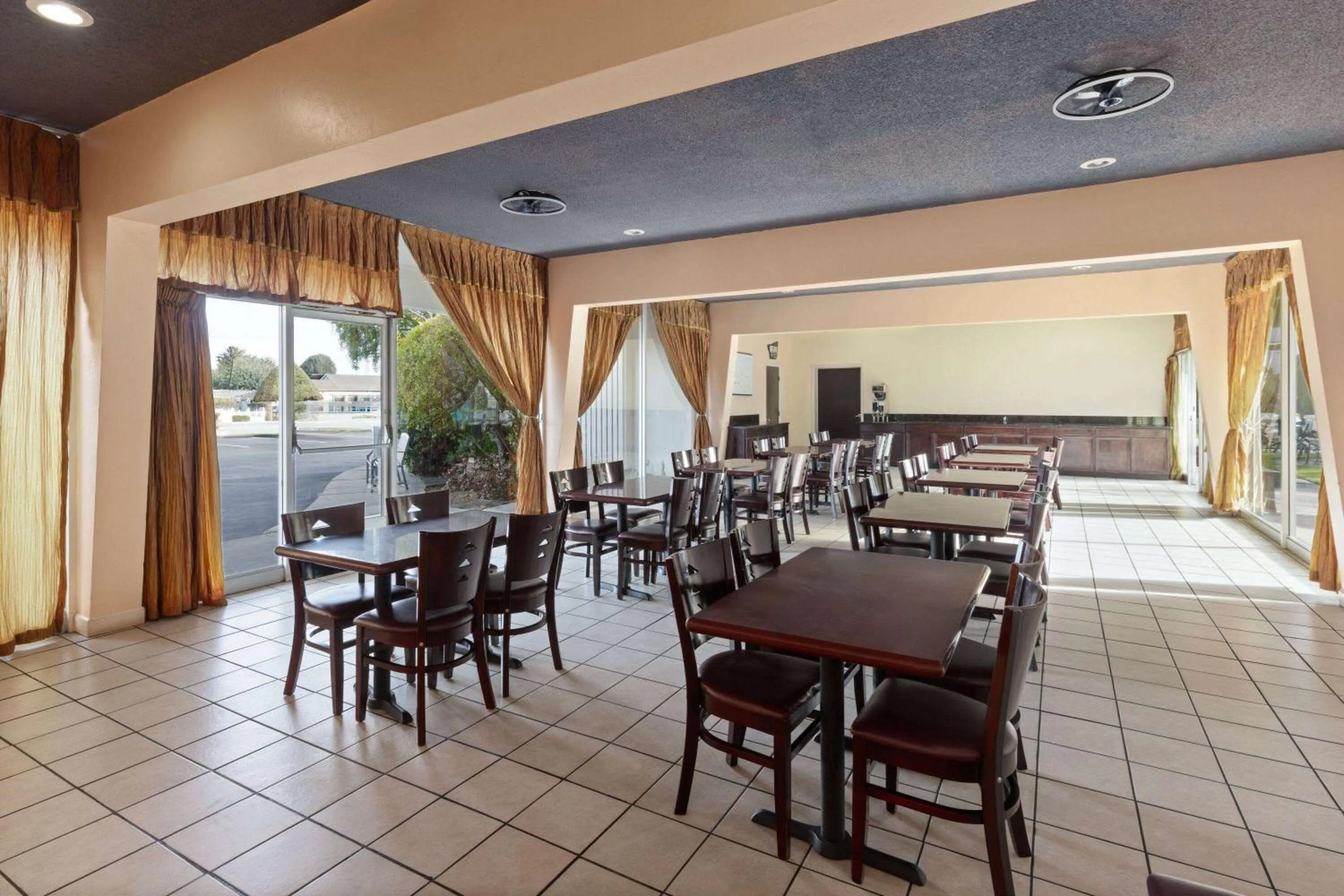 Meeting/conference room in Travelodge by Wyndham Monterey Bay