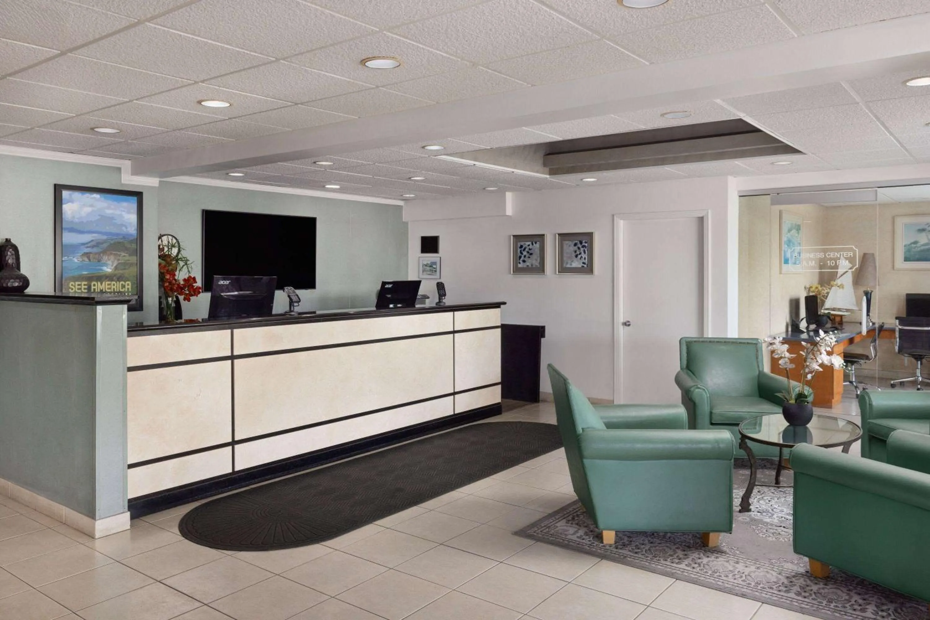 Lobby or reception in Travelodge by Wyndham Monterey Bay