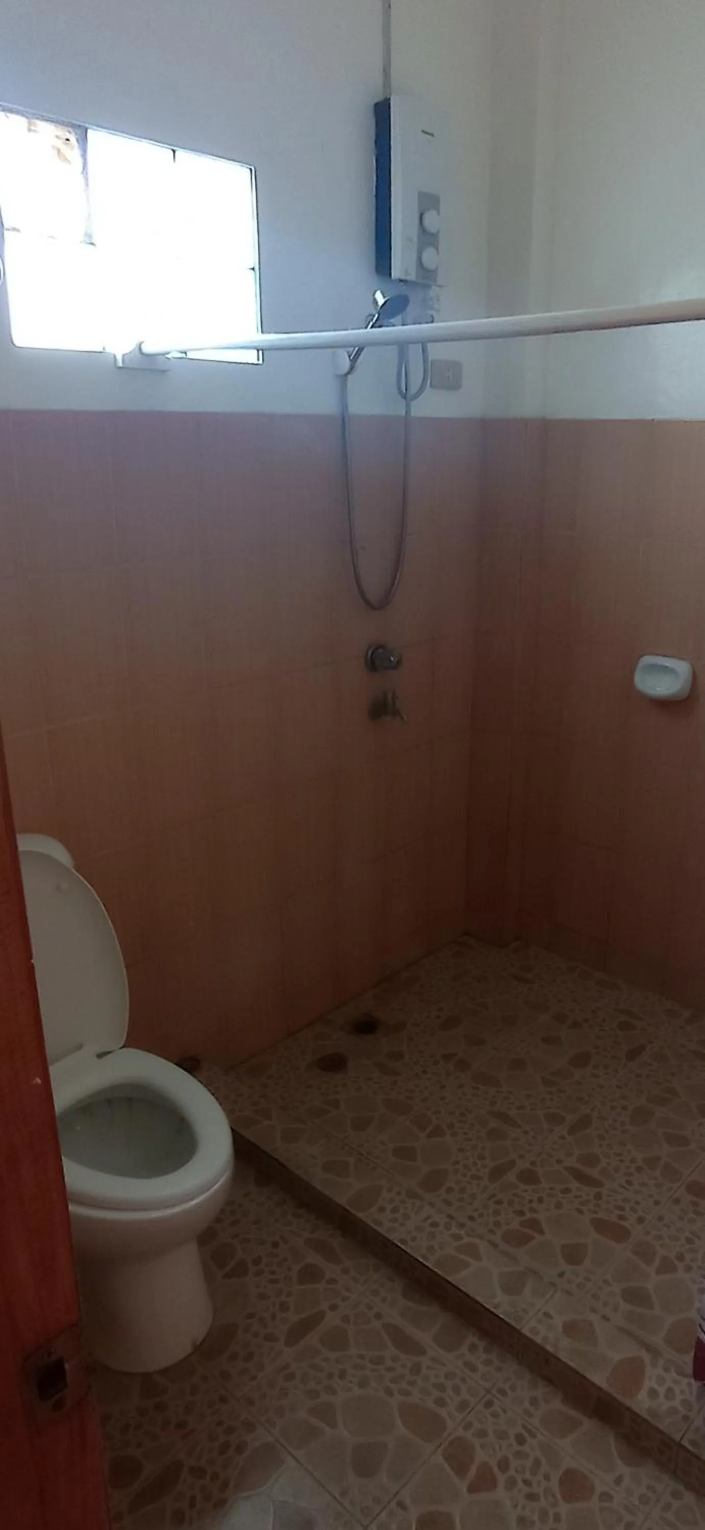 Shower in Villa Peralta Inn