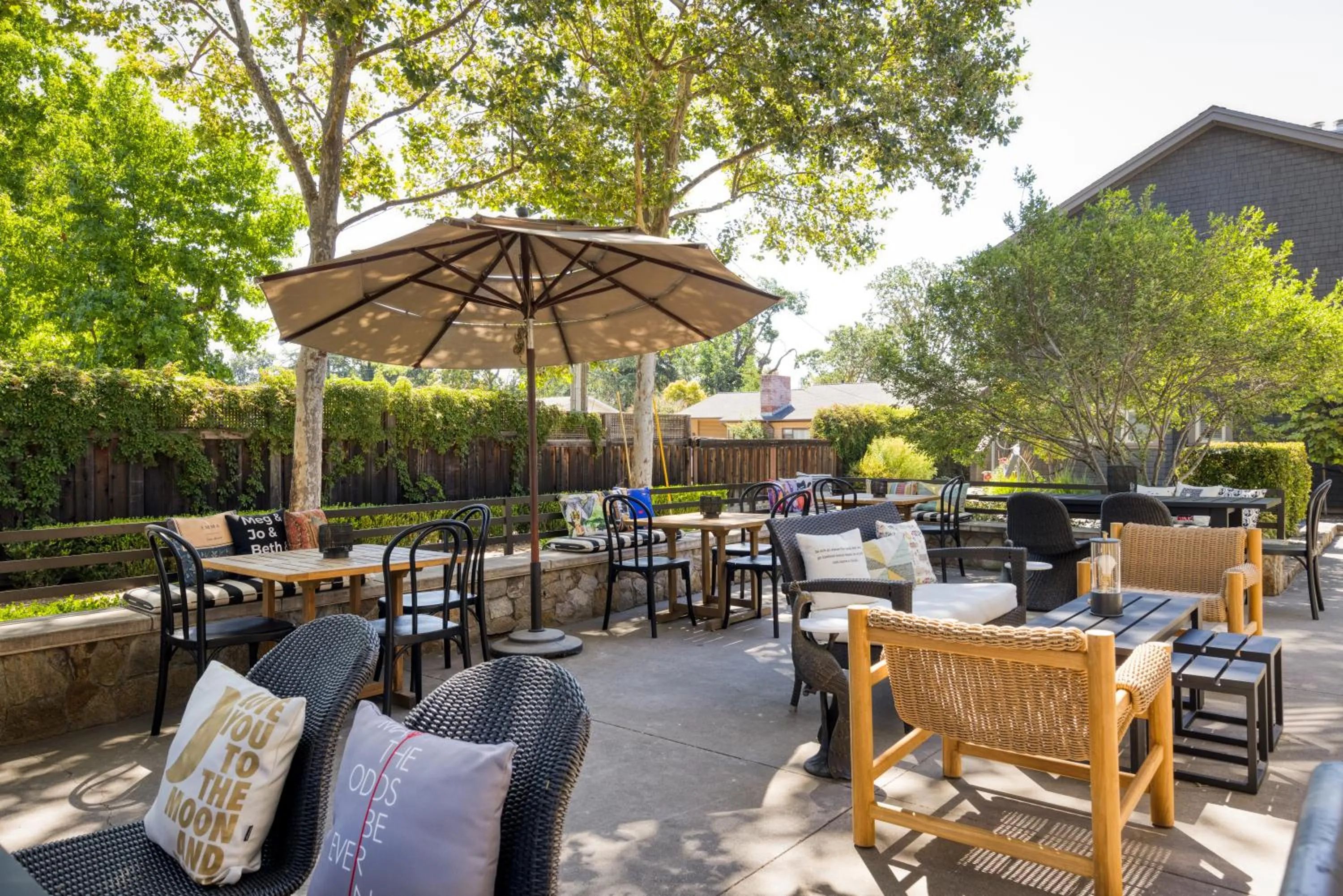Patio in SENZA Hotel