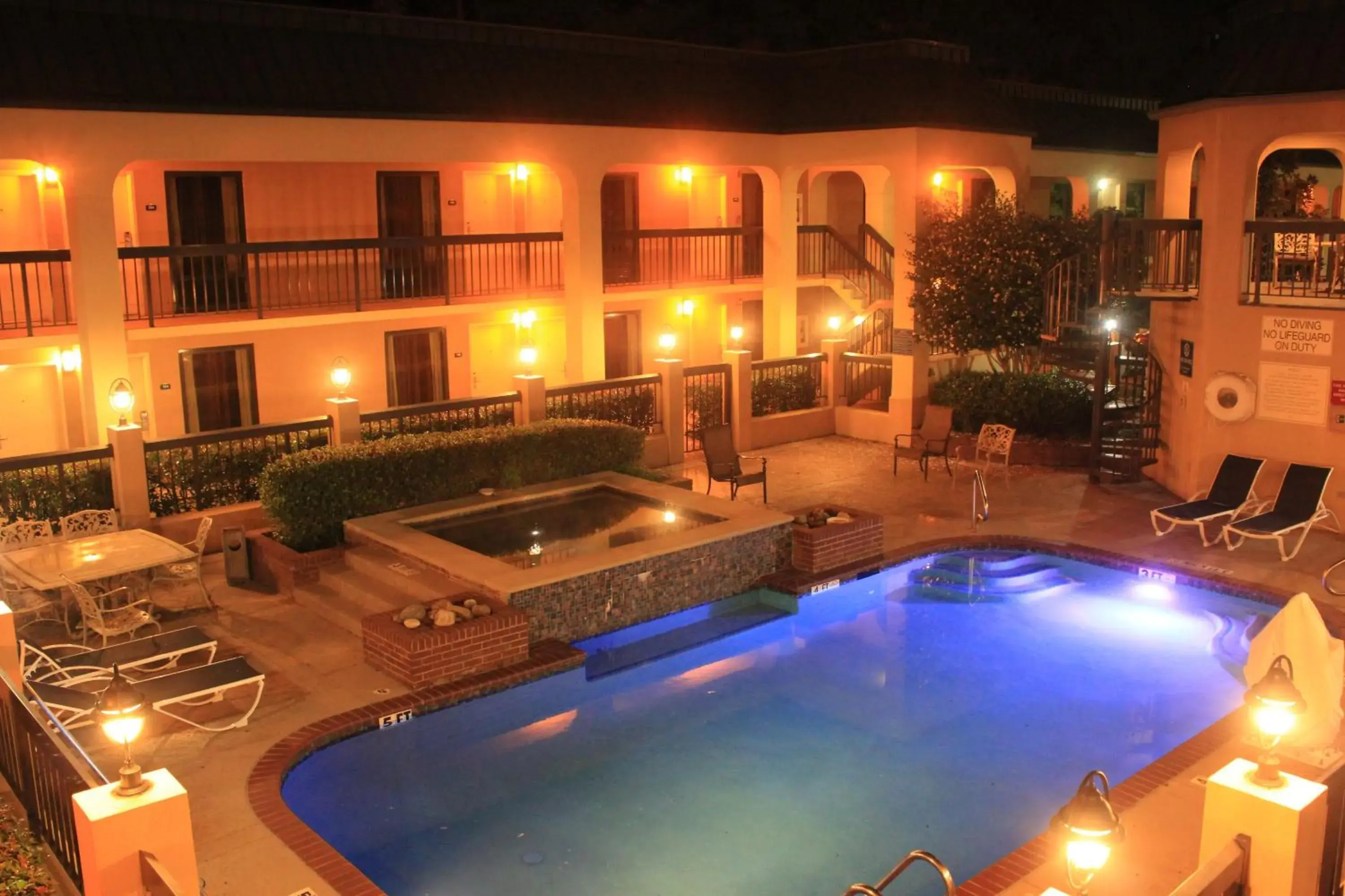 Swimming pool in Days Inn by Wyndham Longview South Swimming pool in Days Inn by Wyndham Longview South