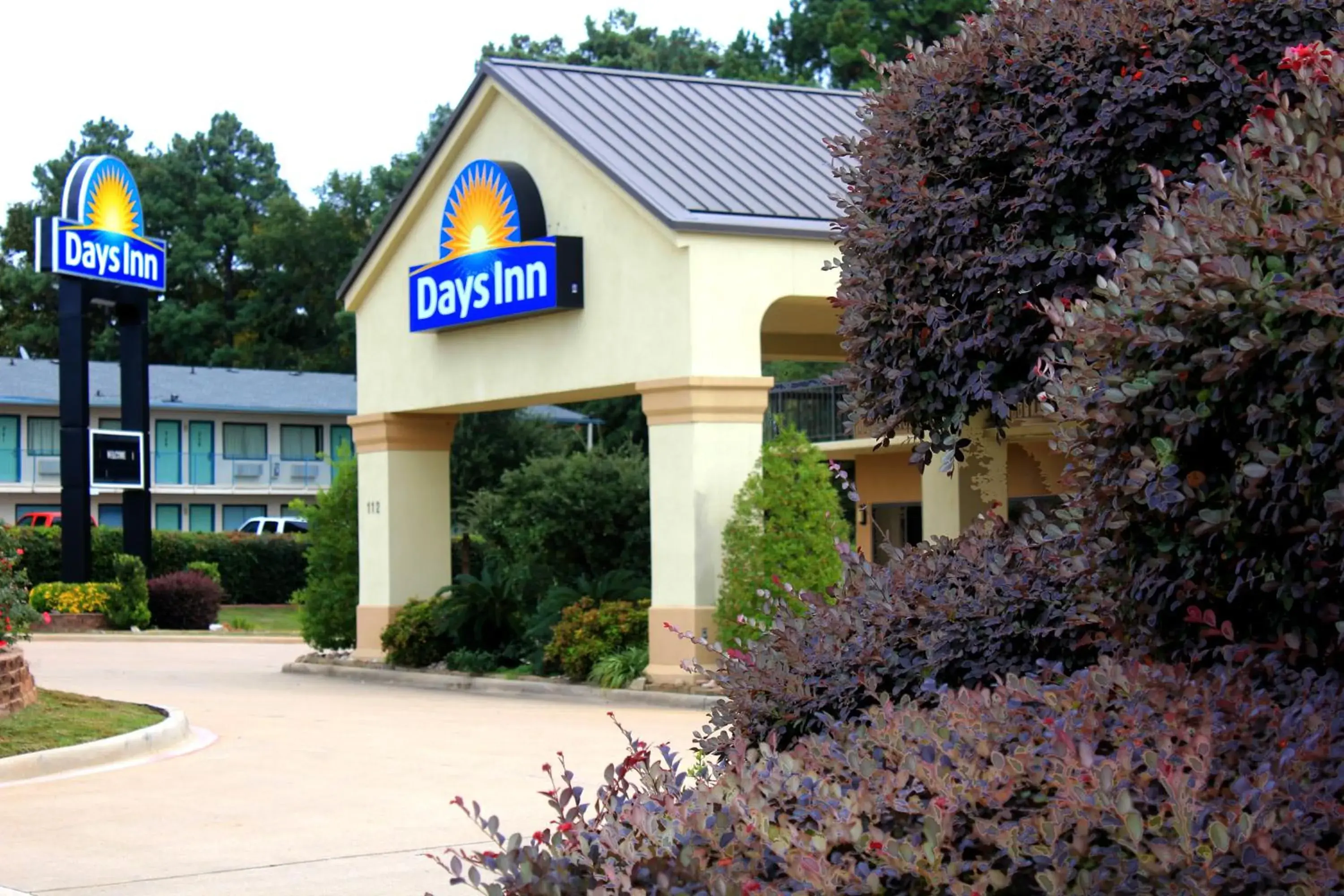 Property building in Days Inn by Wyndham Longview South Property building in Days Inn by Wyndham Longview South