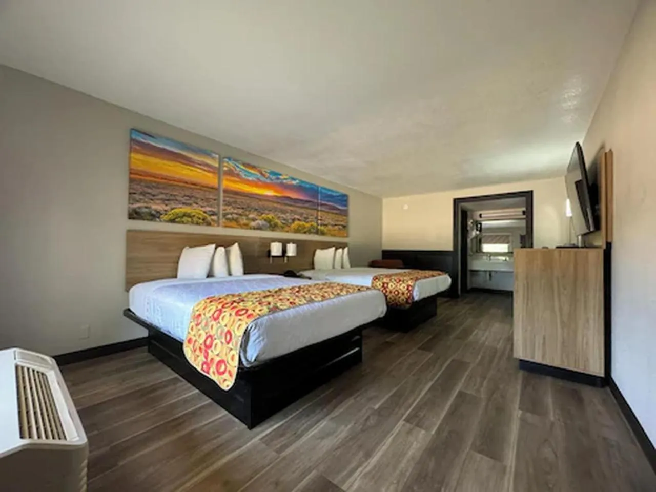 Bedroom, Bed in Days Inn by Wyndham Longview South