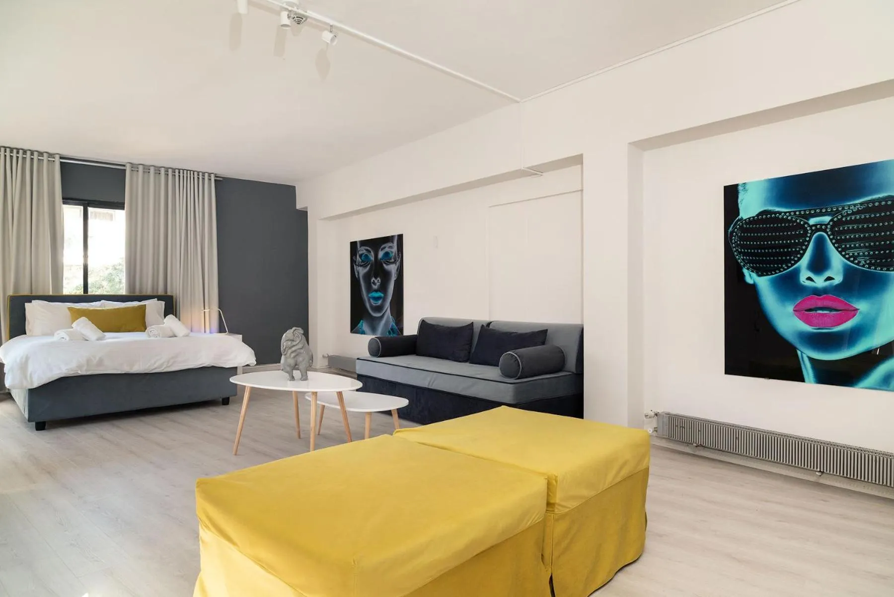 Living room, Bed in Plaka Heart