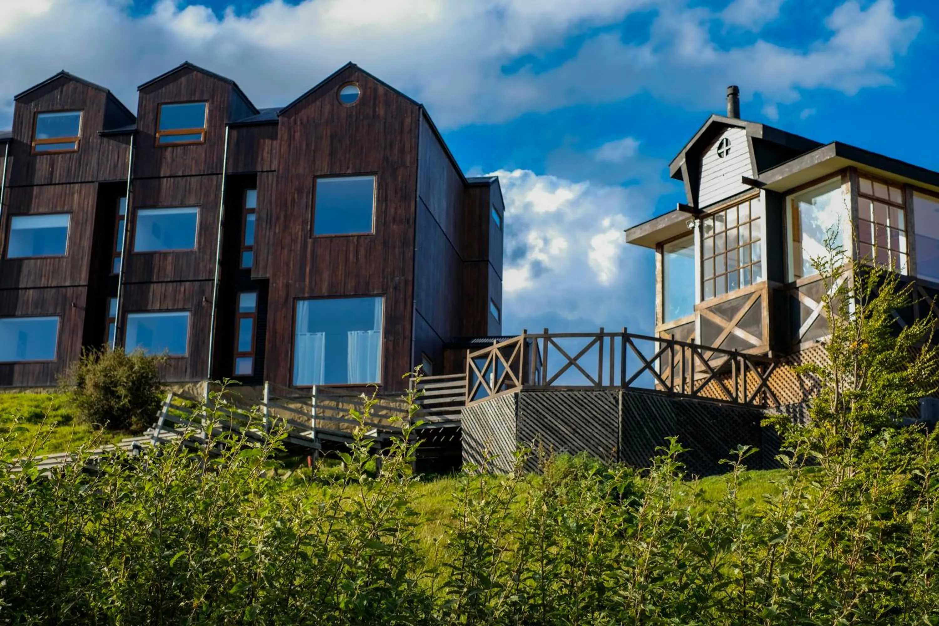 Property building in Weskar Lodge Hotel