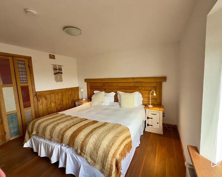 Bed in Weskar Lodge Hotel