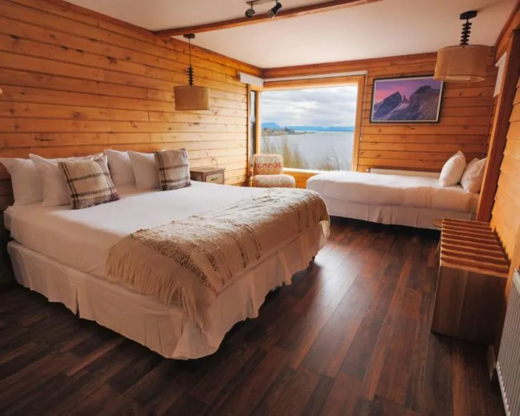 Bed in Weskar Lodge Hotel