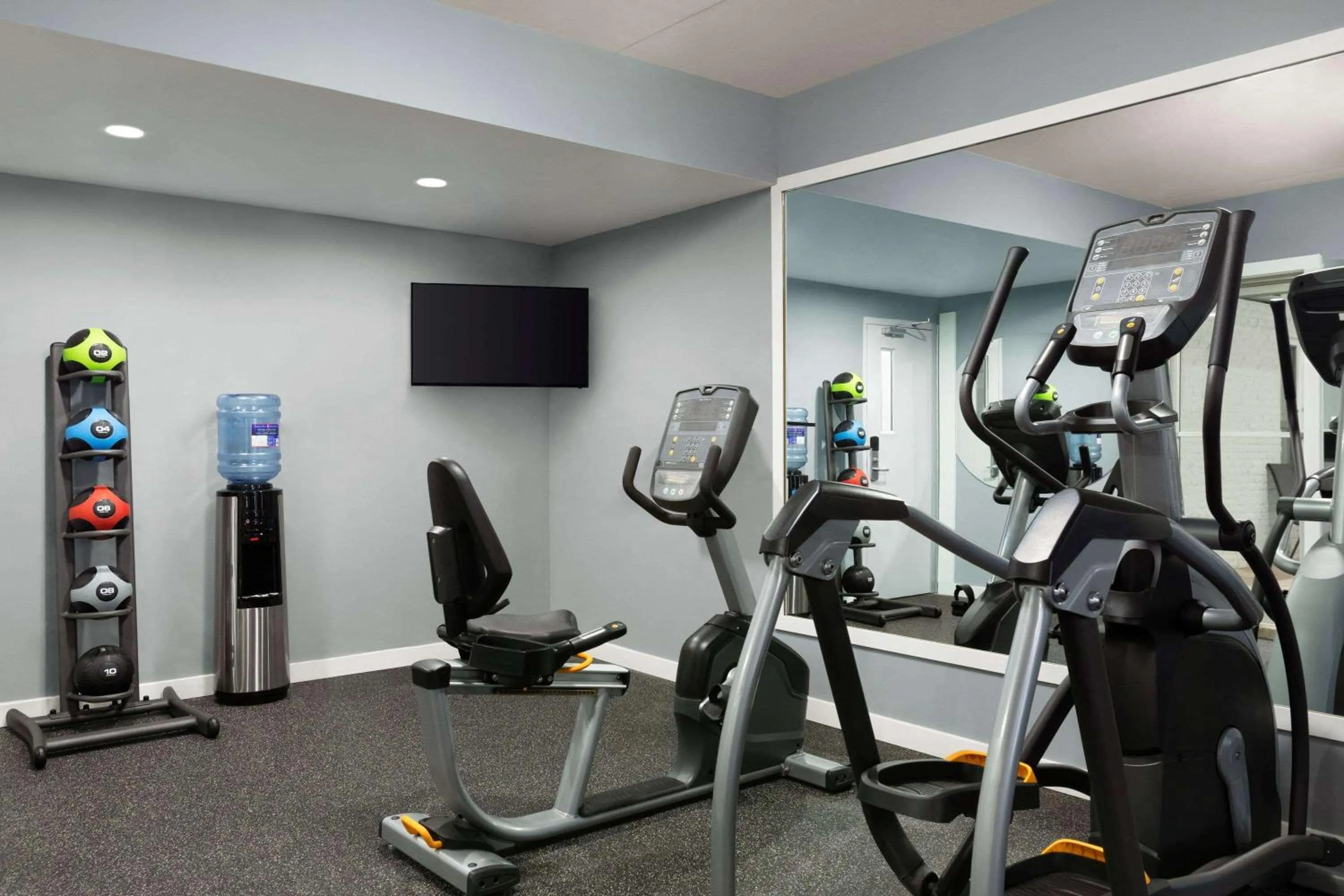 Fitness centre/facilities in Days Inn by Wyndham Saint John
