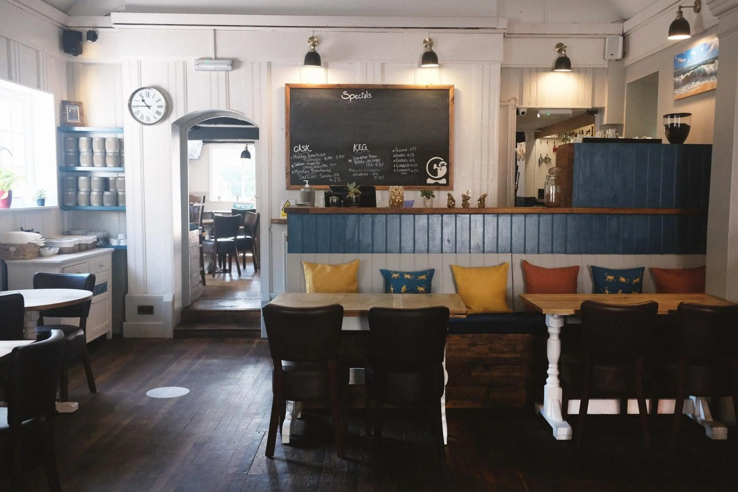 Restaurant/places to eat in Monkey Brewhouse