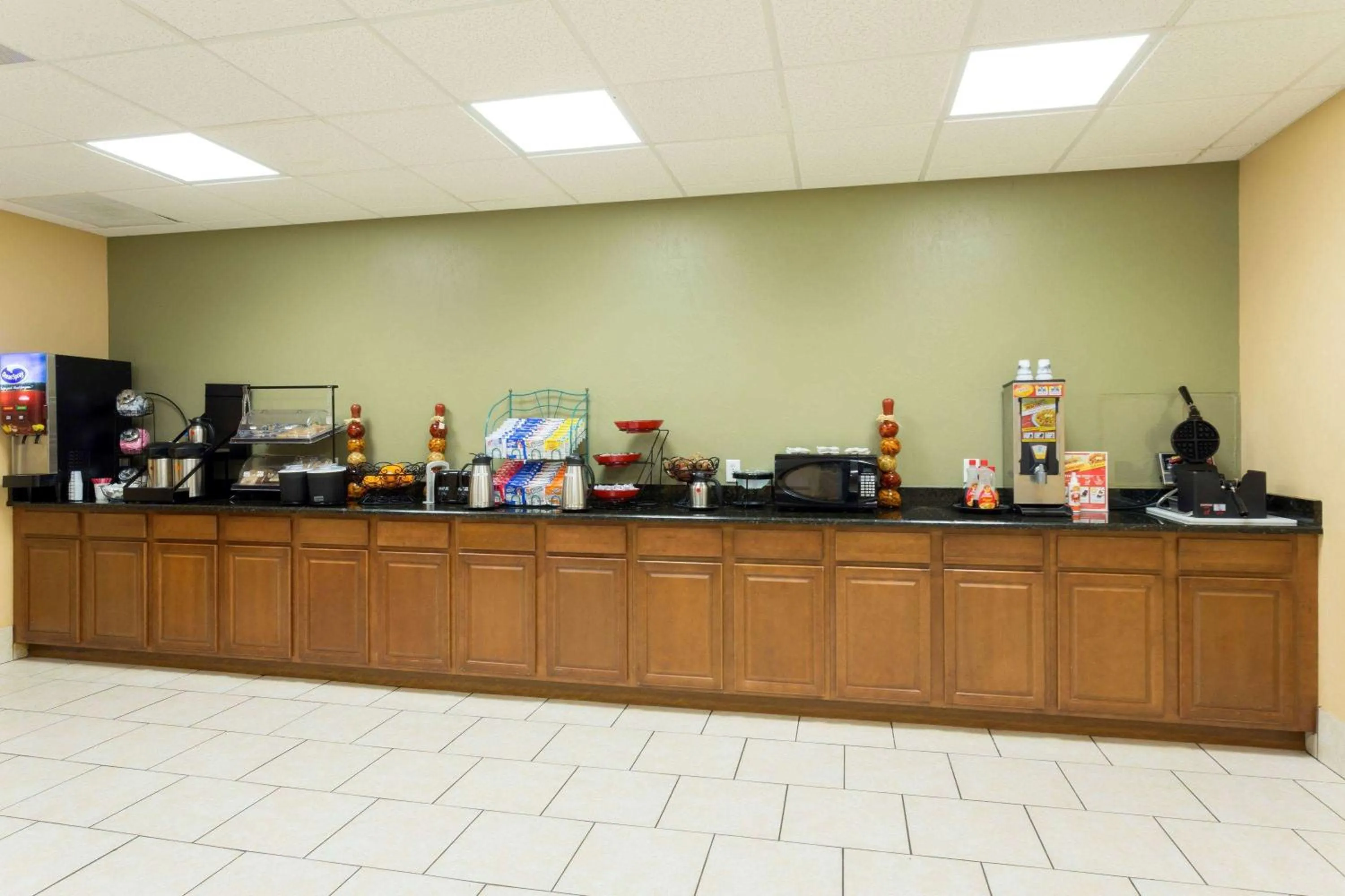 Restaurant/places to eat in Ramada by Wyndham Lake Placid