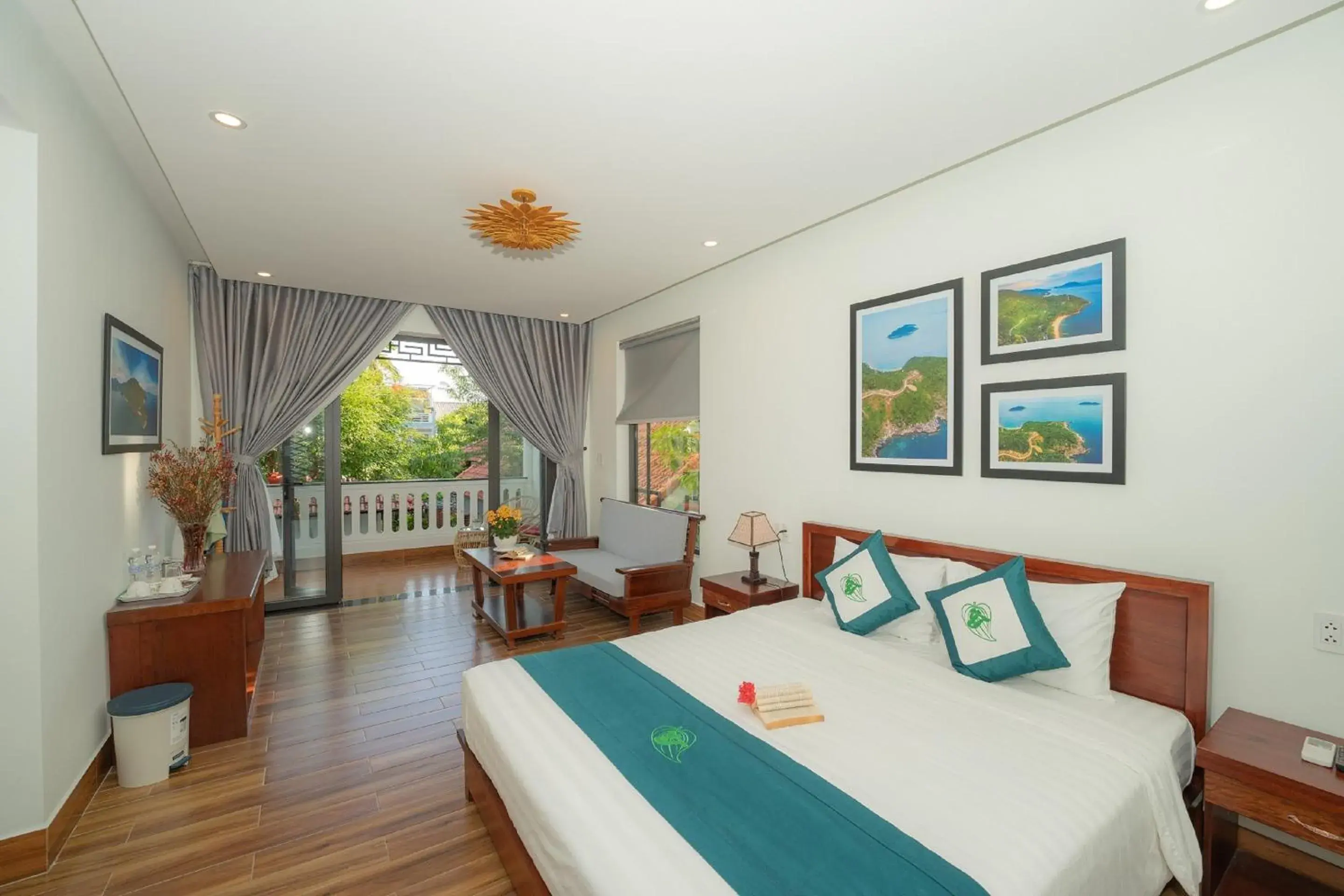 Deluxe Double Room with Balcony in Betel Garden Villa Deluxe Double Room with Balcony in Betel Garden Villa