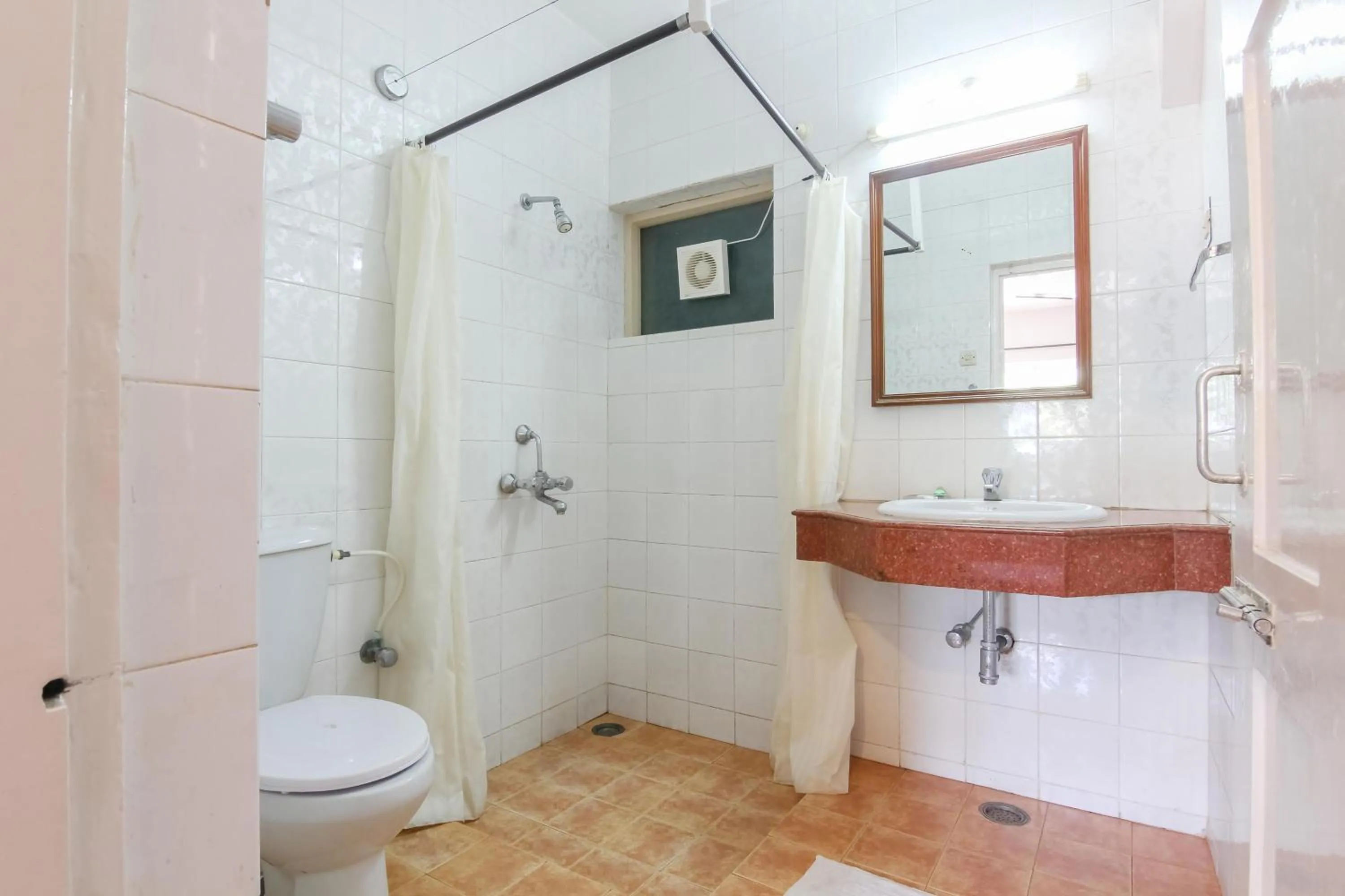 Bathroom in Baia Do Sol - Beach boutique