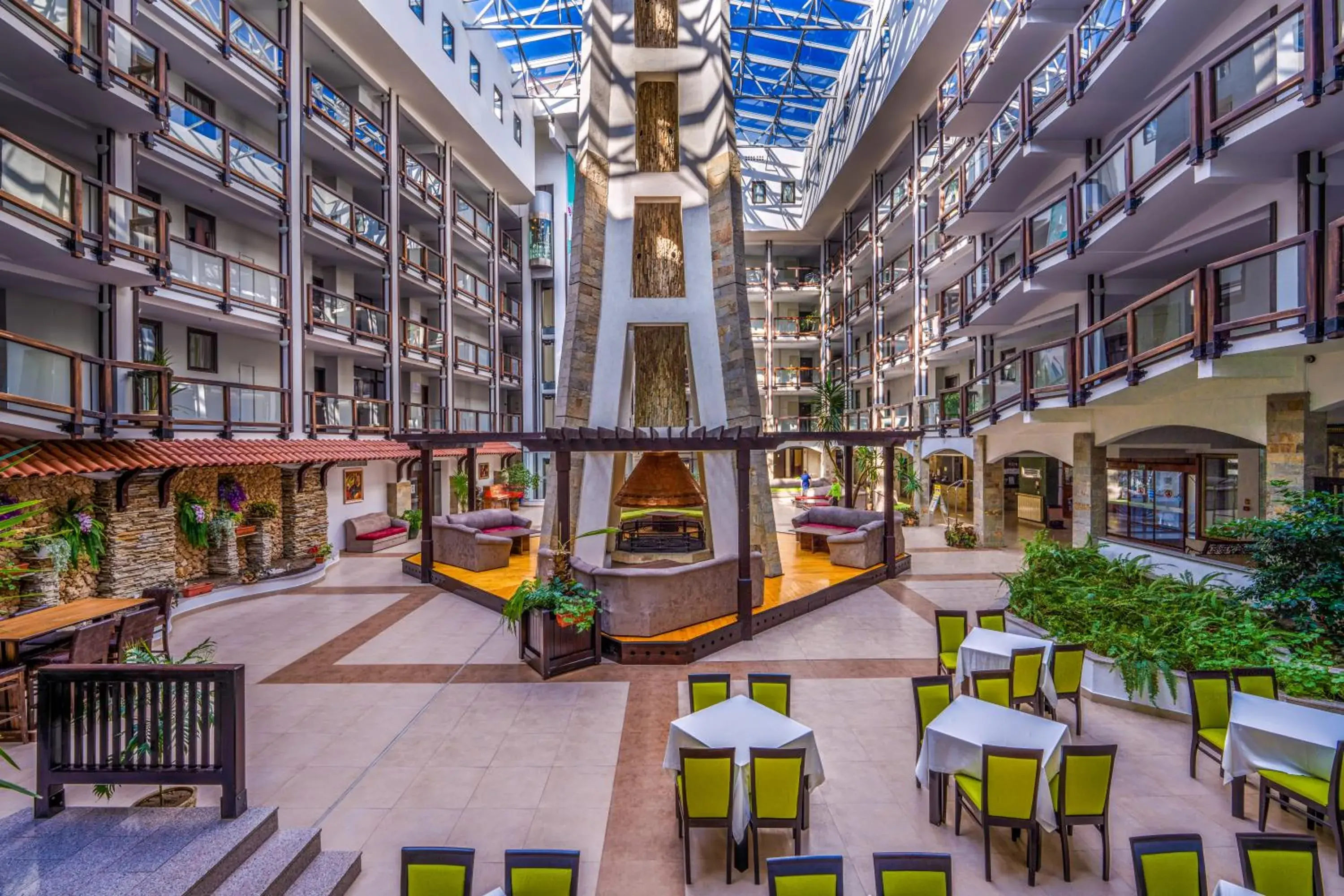 Lobby or reception in MPM Hotel Guinness Lobby or reception in MPM Hotel Guinness