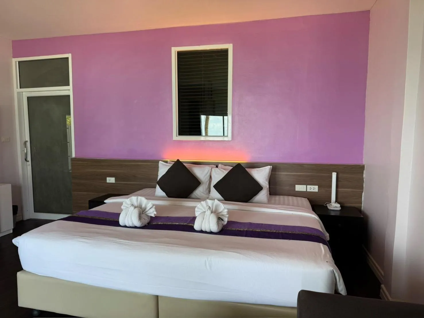 Bed in Bella Vista Beach Resort Koh Lipe