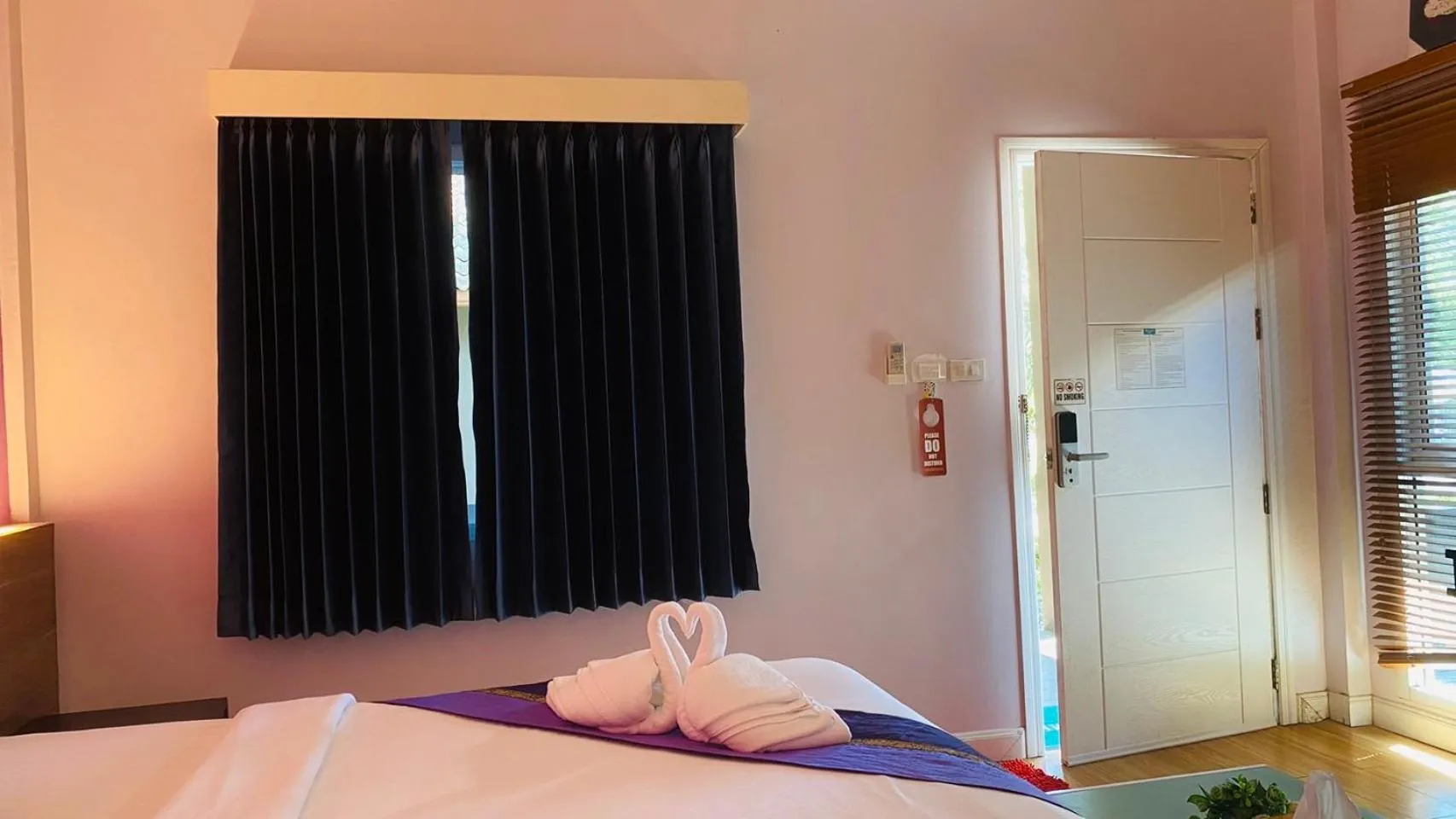 Bedroom, Bed in Bella Vista Beach Resort Koh Lipe