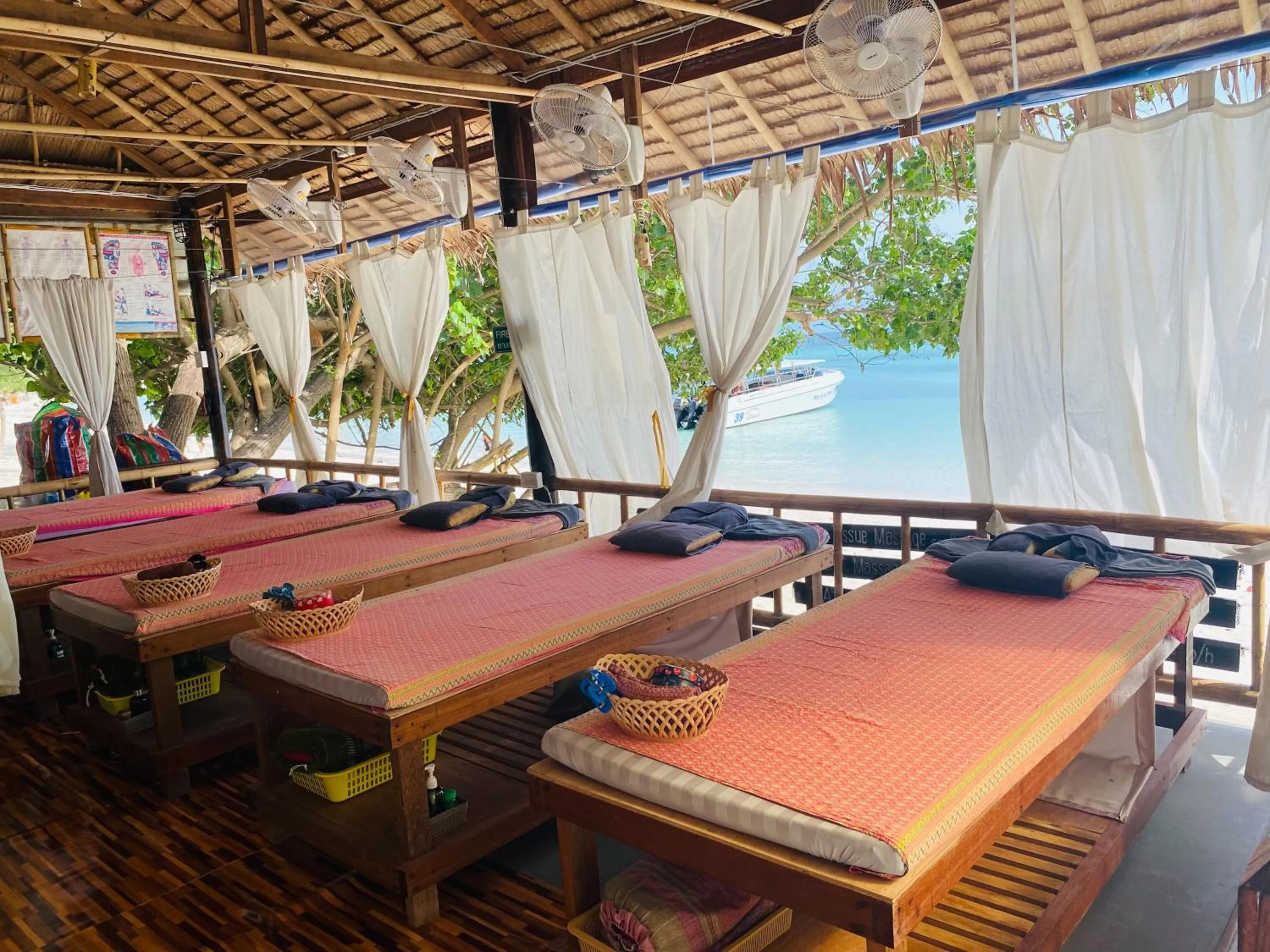 Massage in Bella Vista Beach Resort Koh Lipe