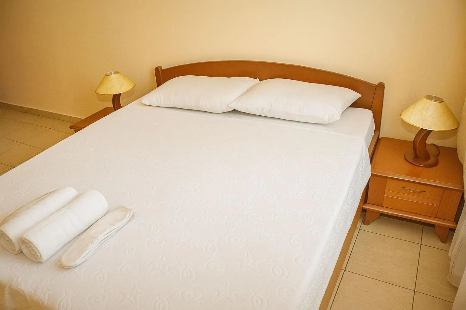 Bathroom, Bed in Hotel Tivoli