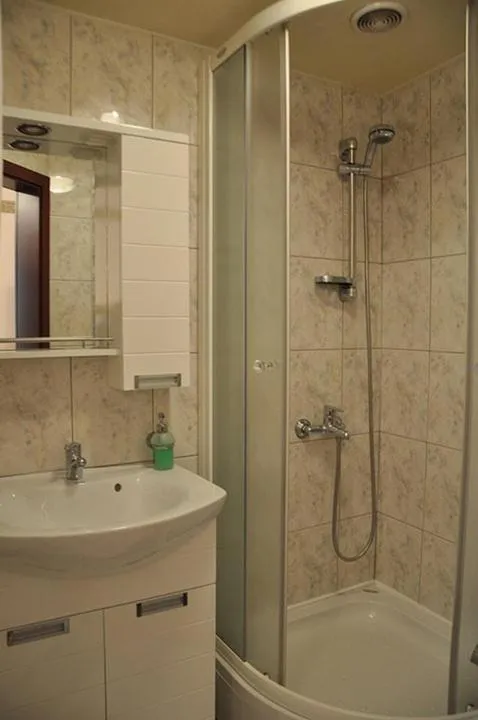 Shower in Hotel Tivoli