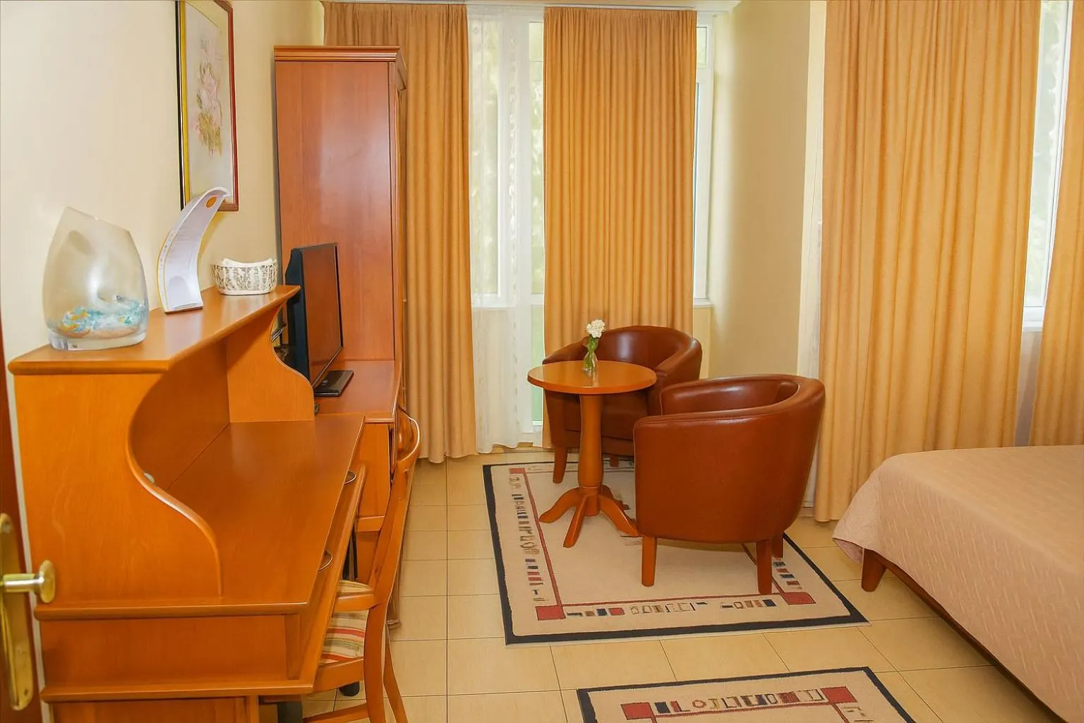 Restaurant/places to eat in Hotel Tivoli