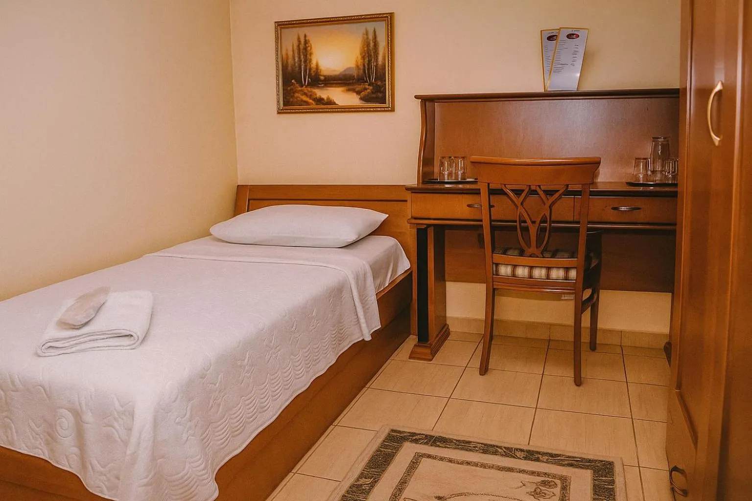 Coffee/tea facilities, Bed in Hotel Tivoli