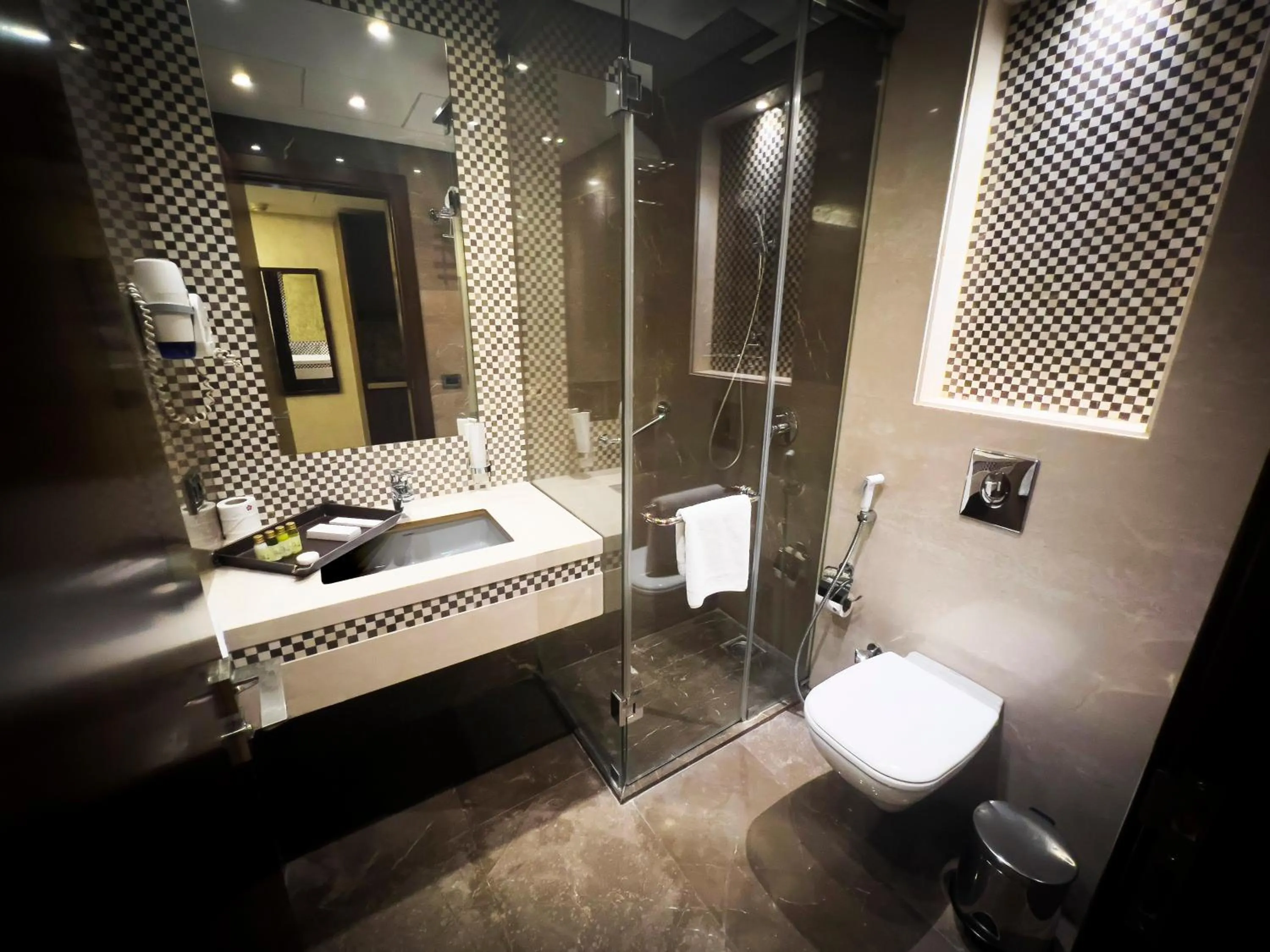 Toilet in Lancaster Suites Raouche