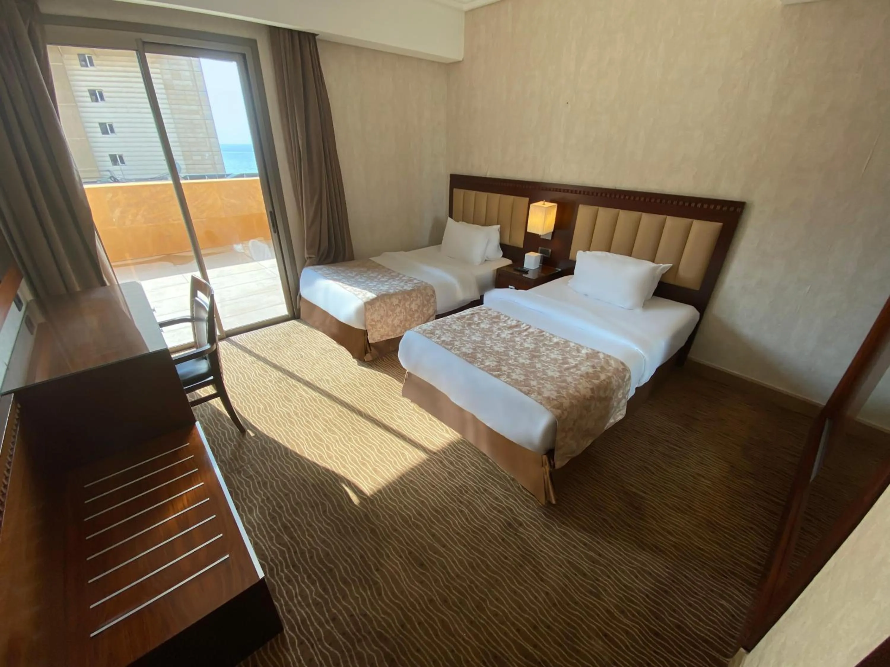 Bedroom, Bed in Lancaster Suites Raouche