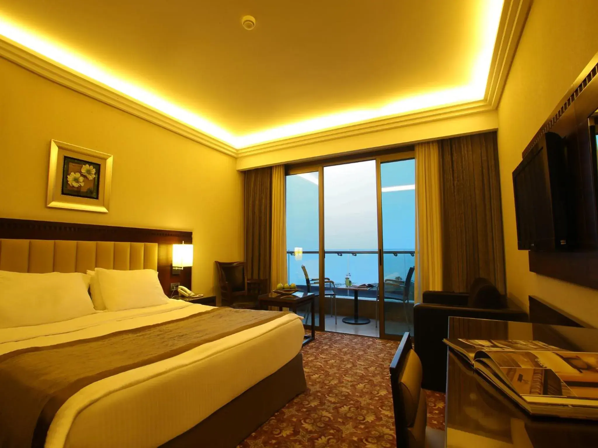 Bed in Lancaster Suites Raouche Bed in Lancaster Suites Raouche