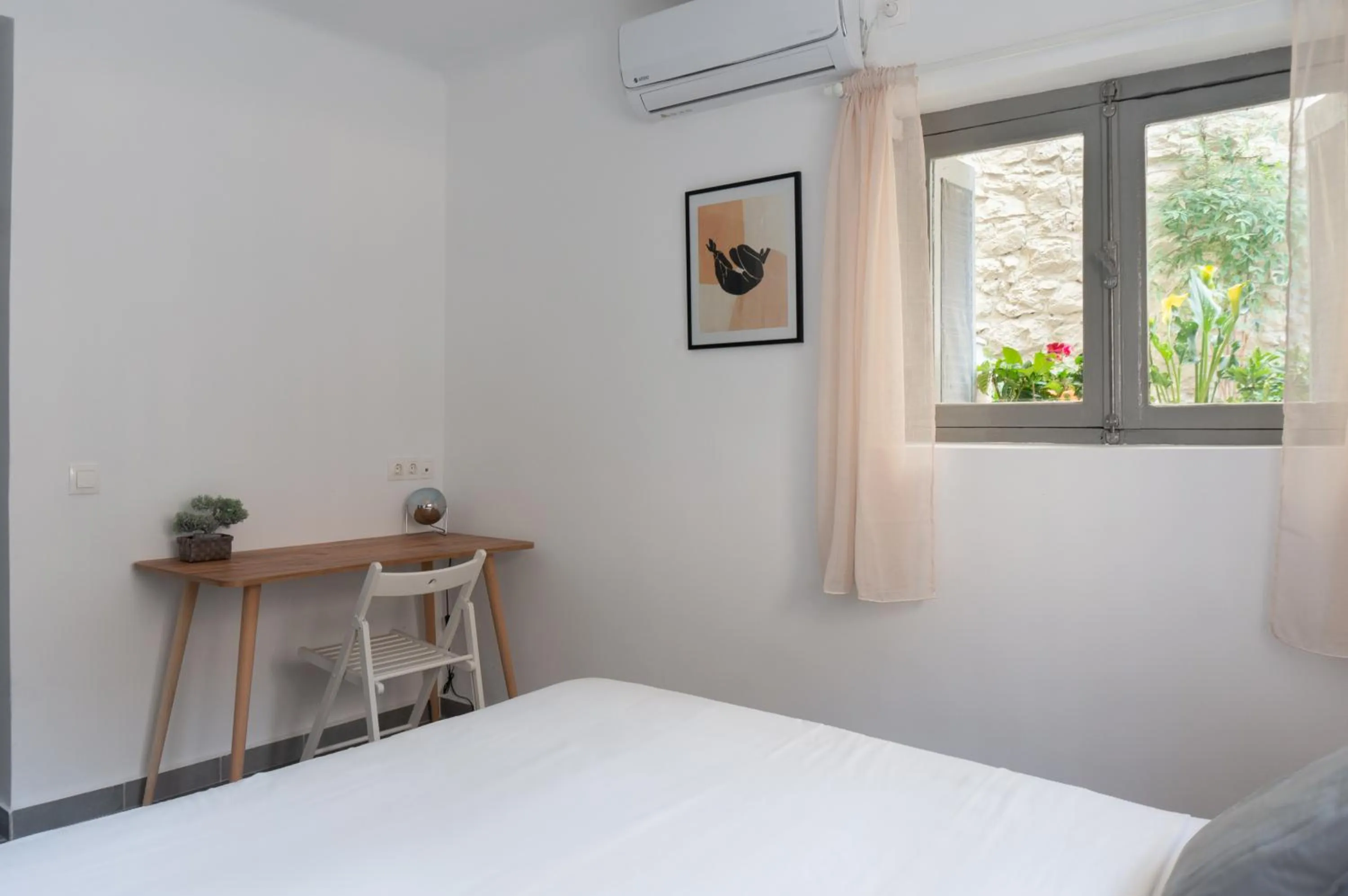 Bedroom, Bed in Dioskouros Hostel