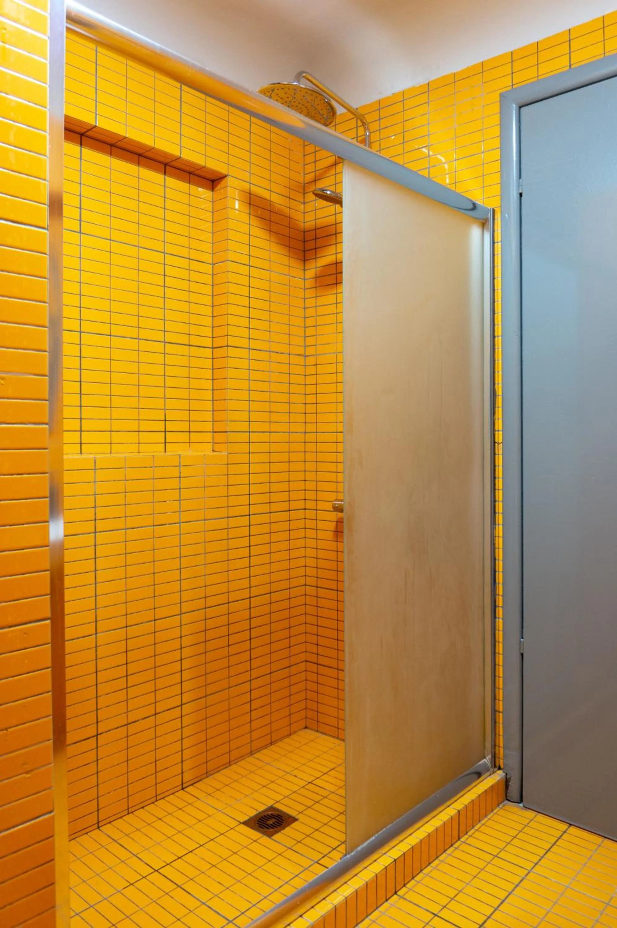 Shower in Dioskouros Hostel