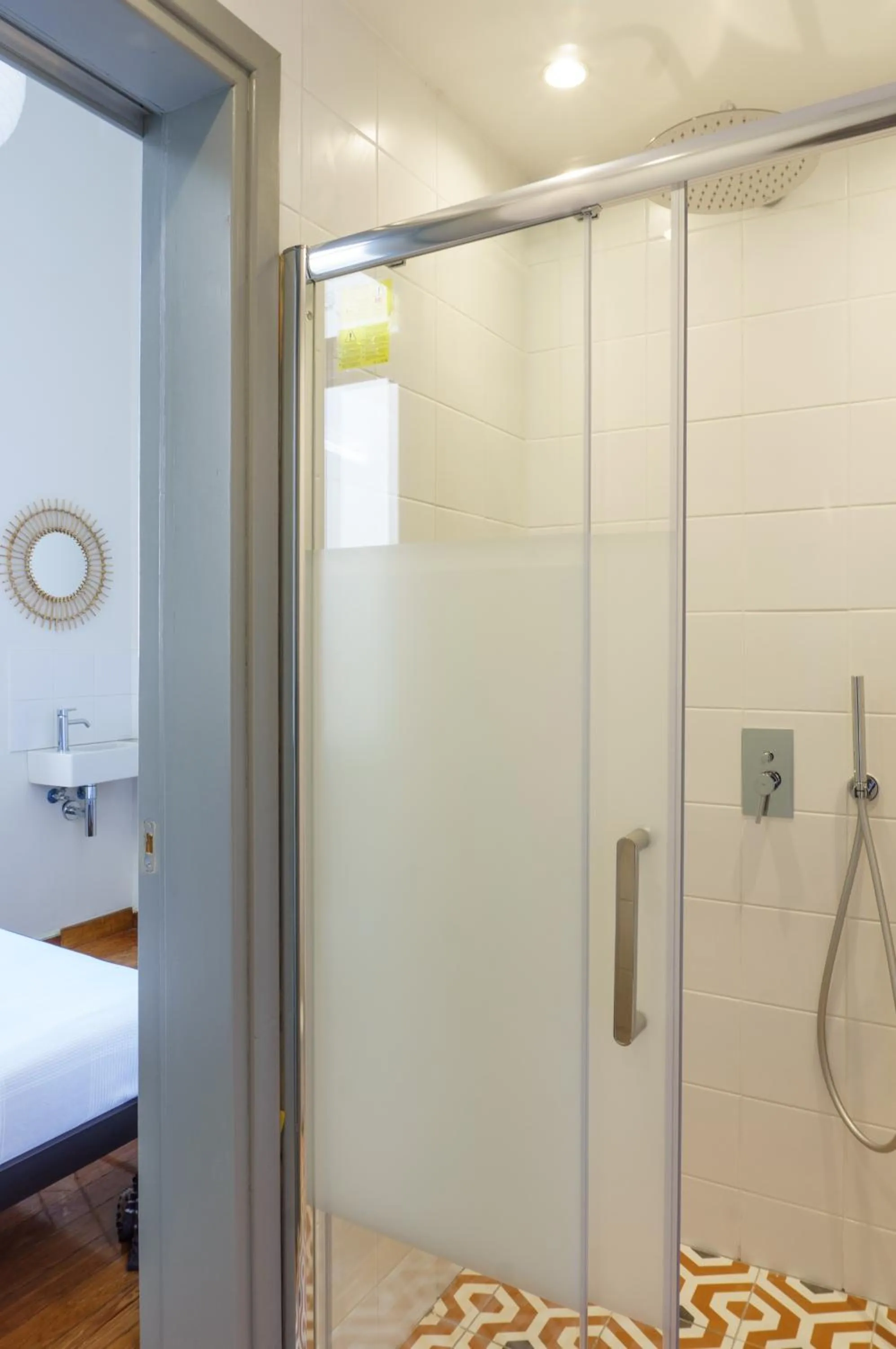 Shower in Dioskouros Hostel