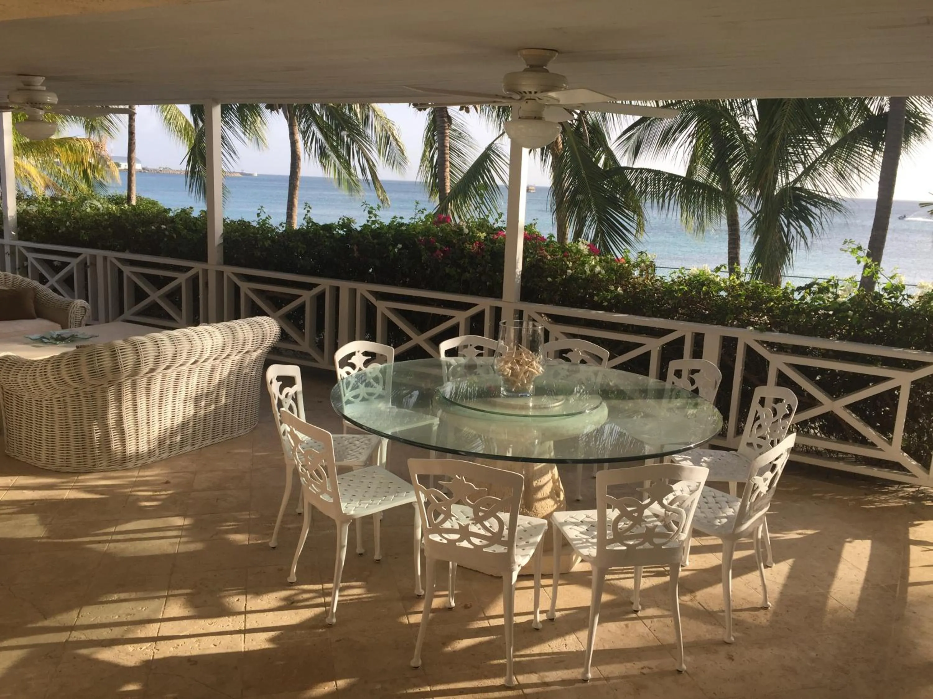 Balcony/Terrace in Tantalus Villa