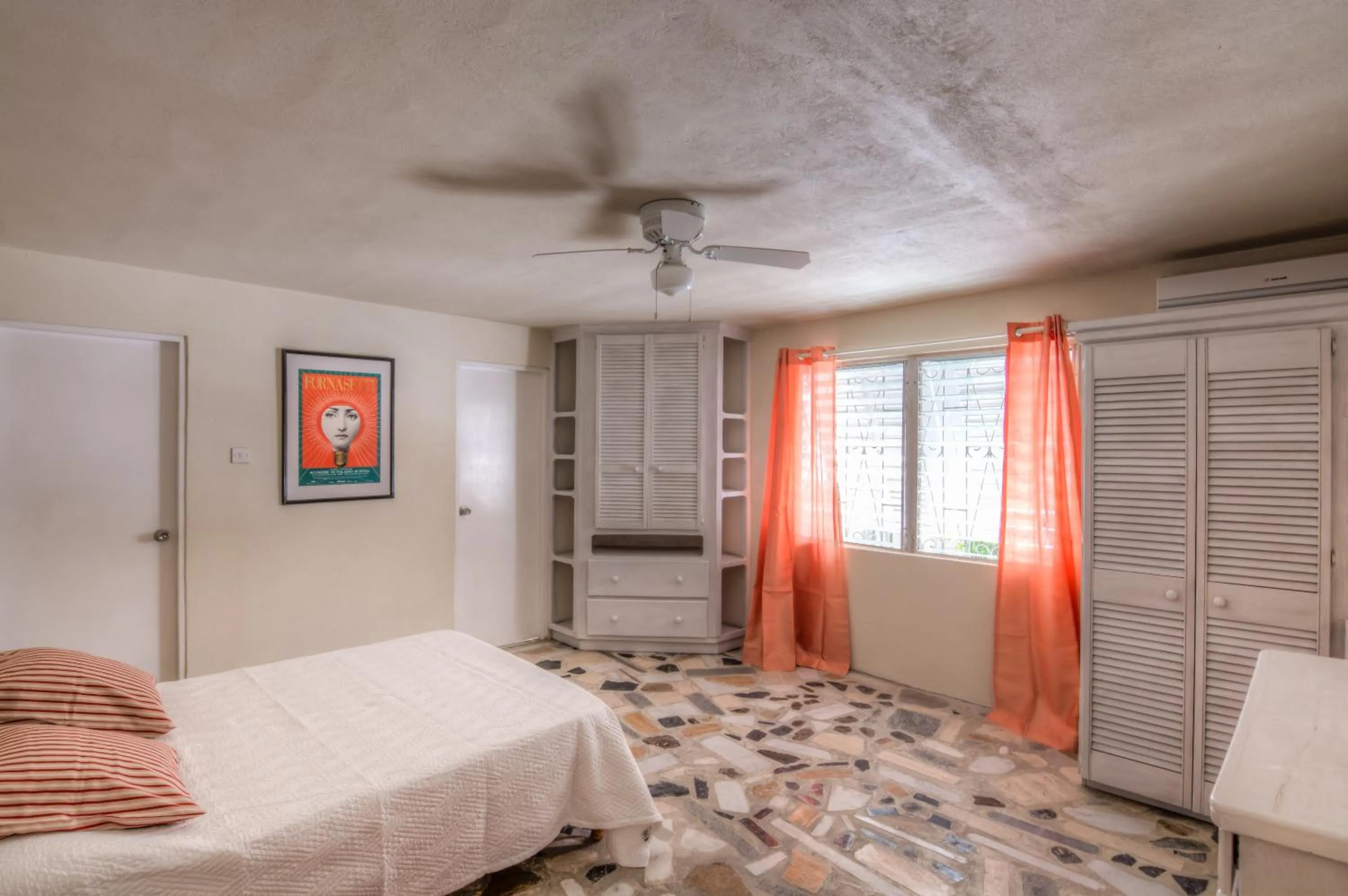 Bedroom, Bed in Tantalus Villa