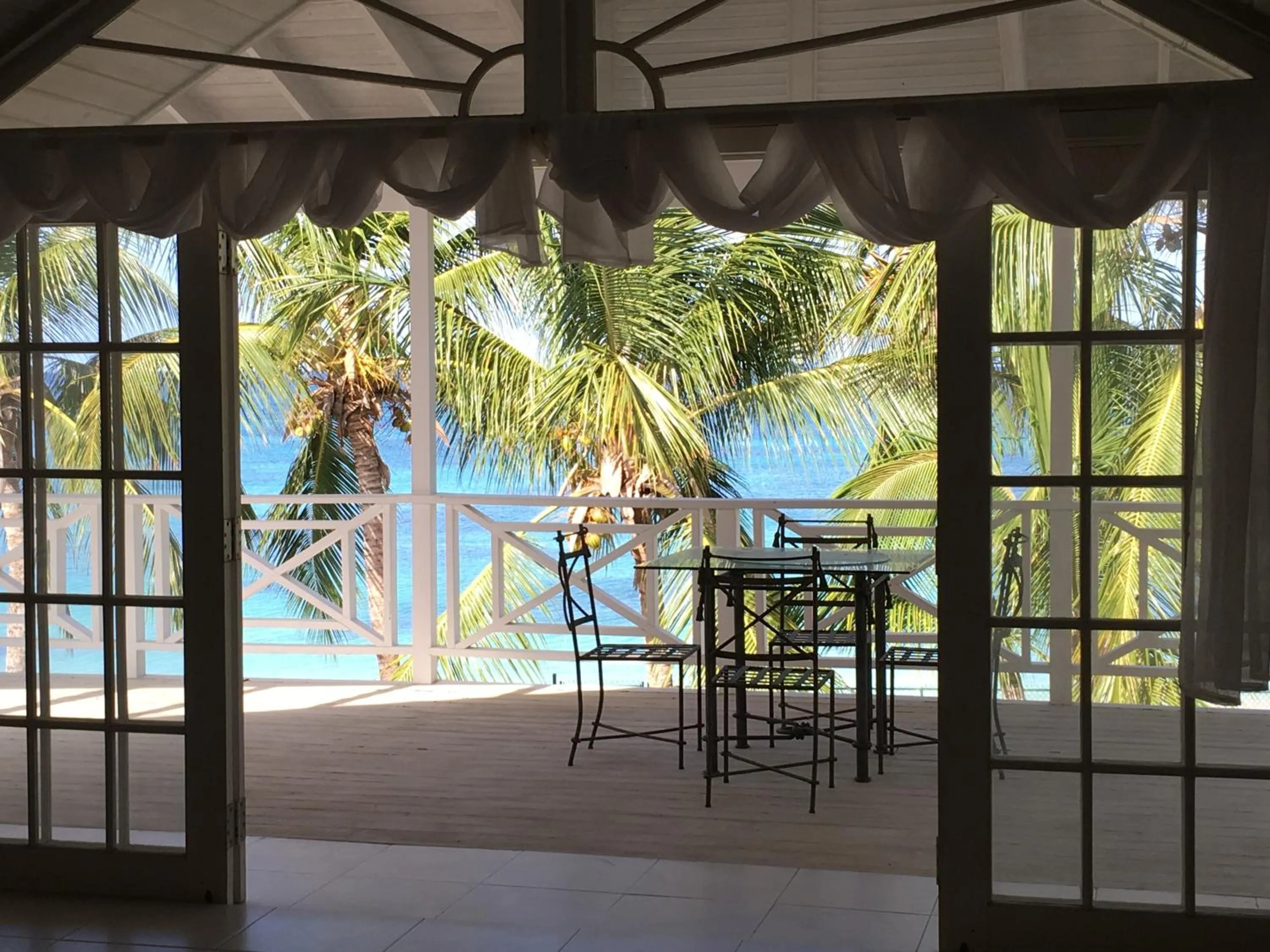 Balcony/Terrace in Tantalus Villa