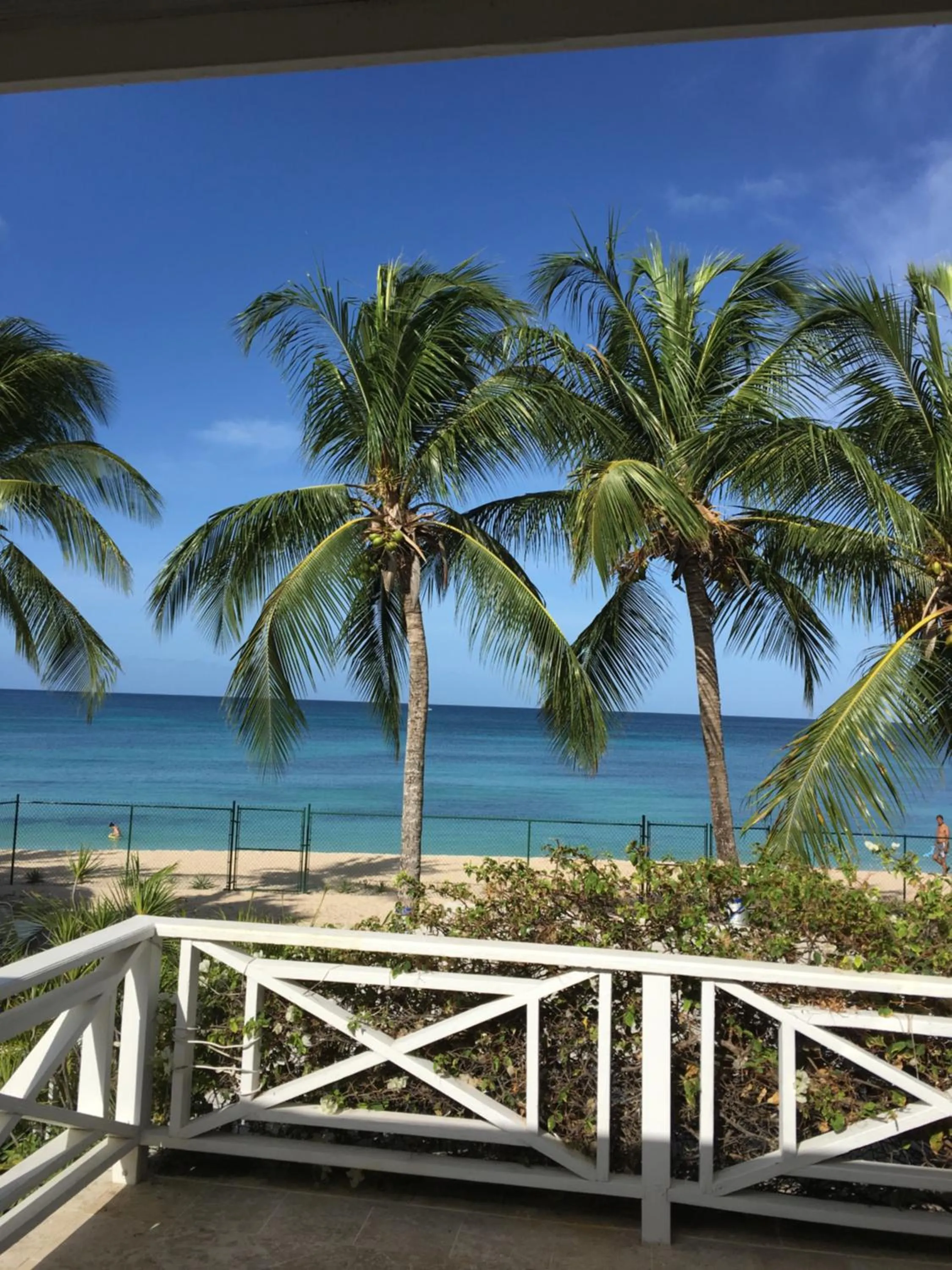 Beach in Tantalus Villa