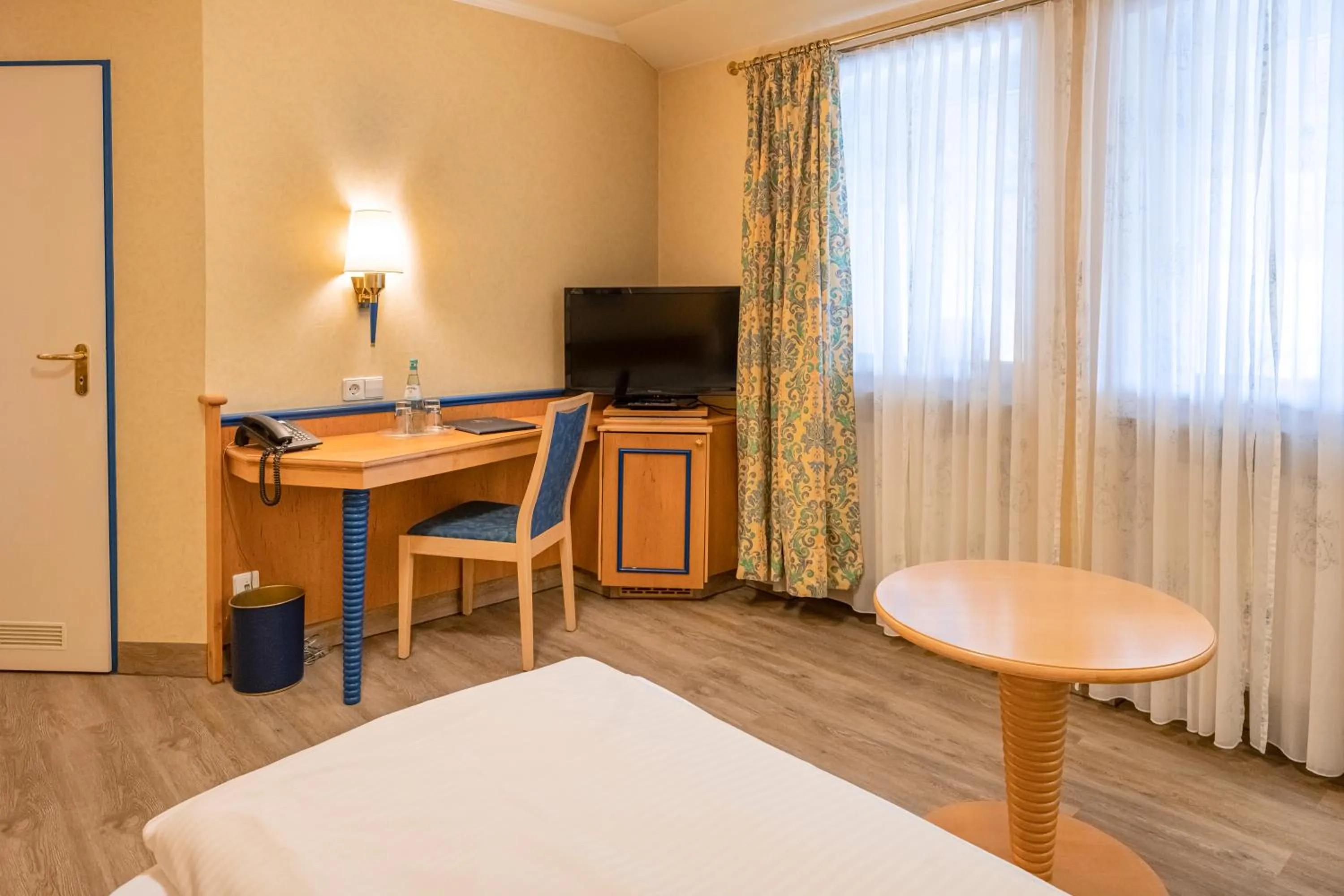 Bed in Hotel Neuwirt