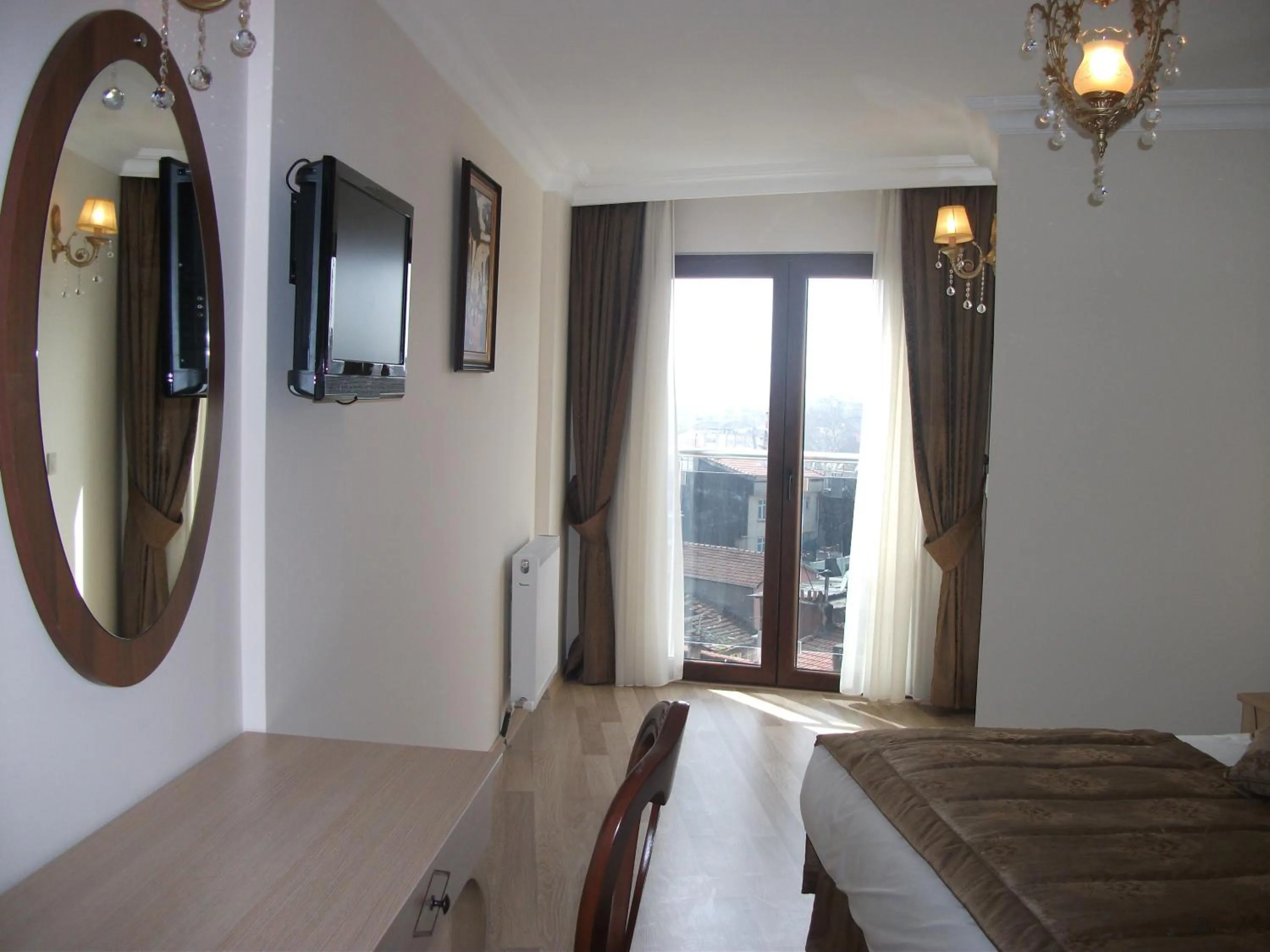 Photo of the whole room in Sultan Palace Hotel