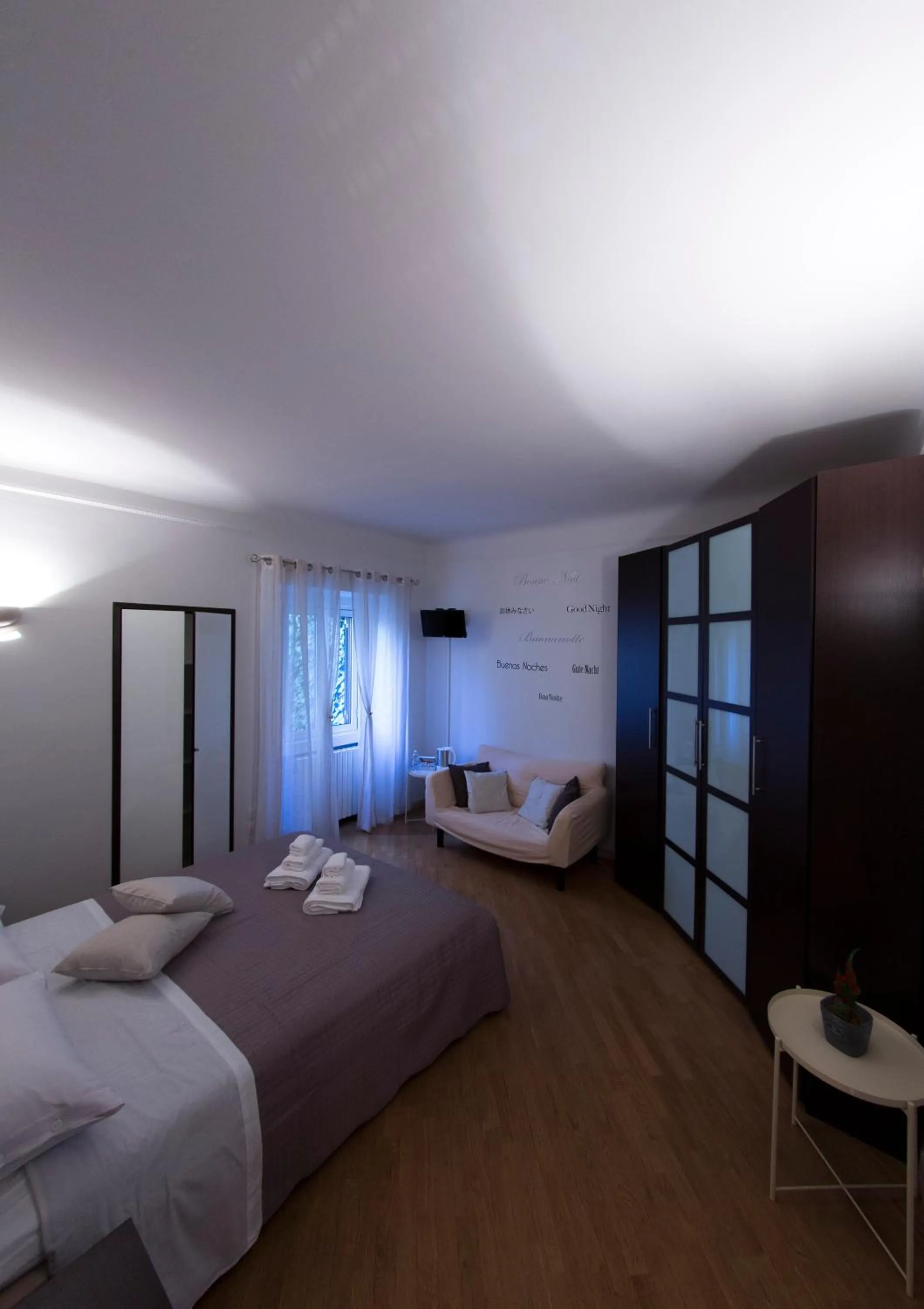 Photo of the whole room, Bed in B&B Terrazza Baires - in the heart of Milan