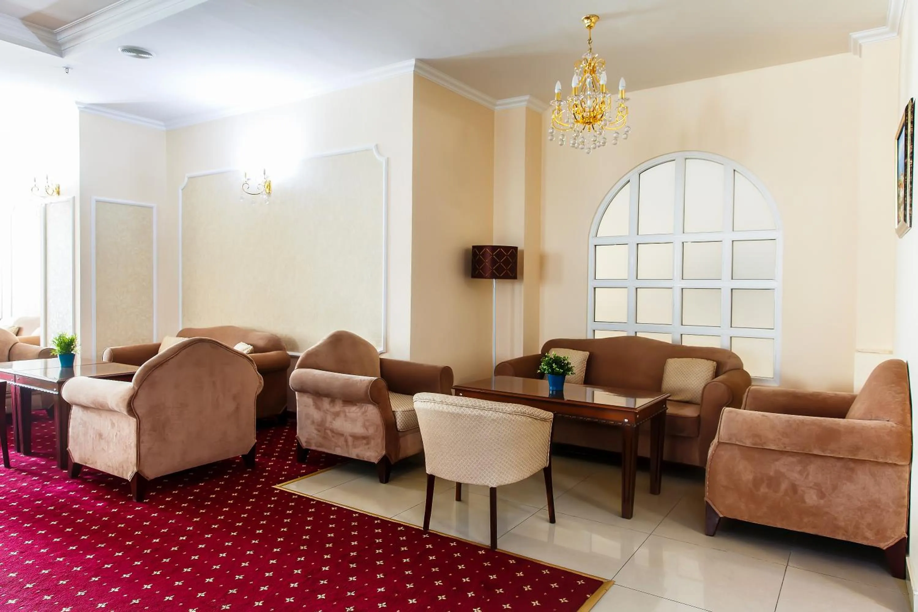 Communal lounge/ TV room in Tengri Hotel