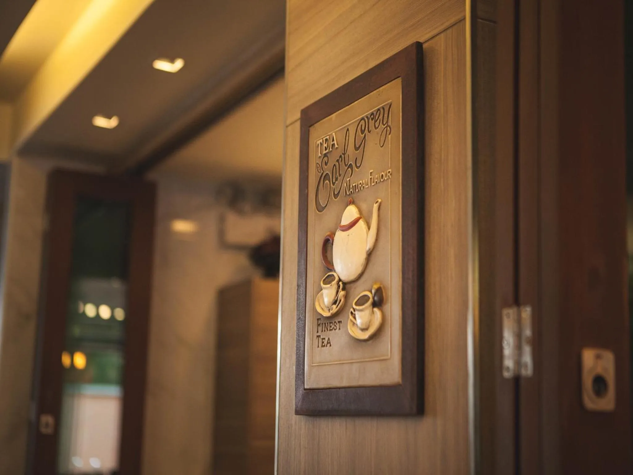 Food and drinks in Ploen Chaweng by Tolani