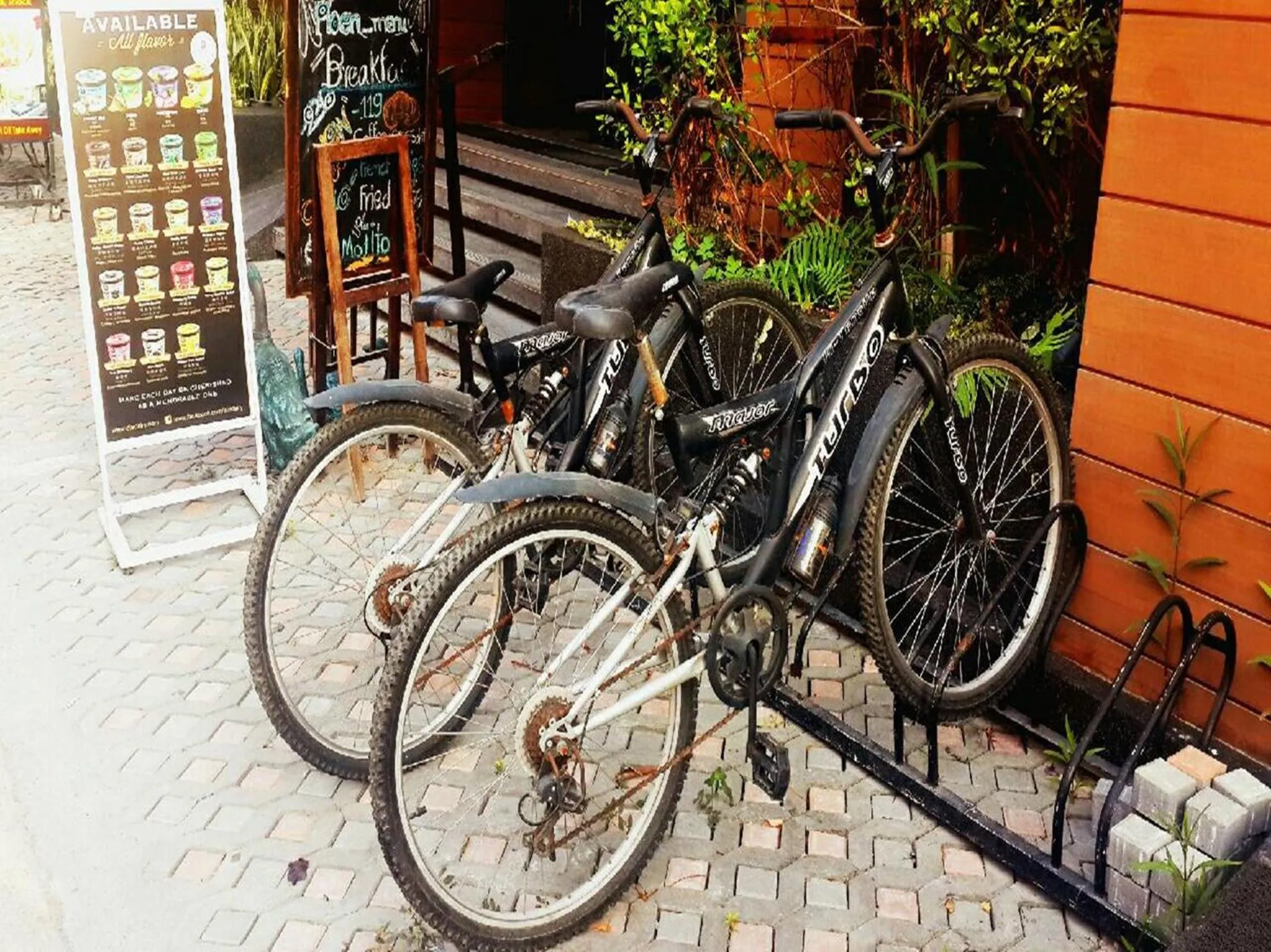 Sports in Ploen Chaweng by Tolani