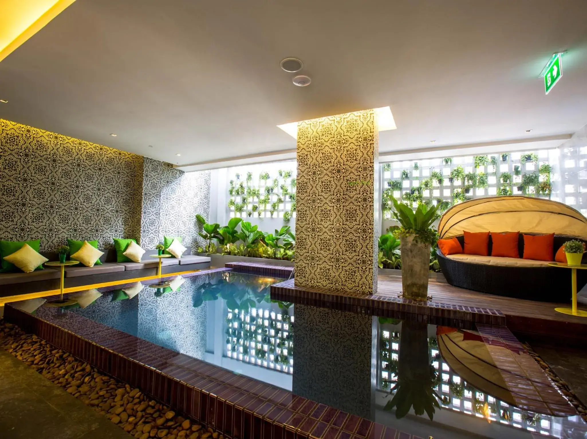 Swimming pool in Ploen Chaweng by Tolani Swimming pool in Ploen Chaweng by Tolani