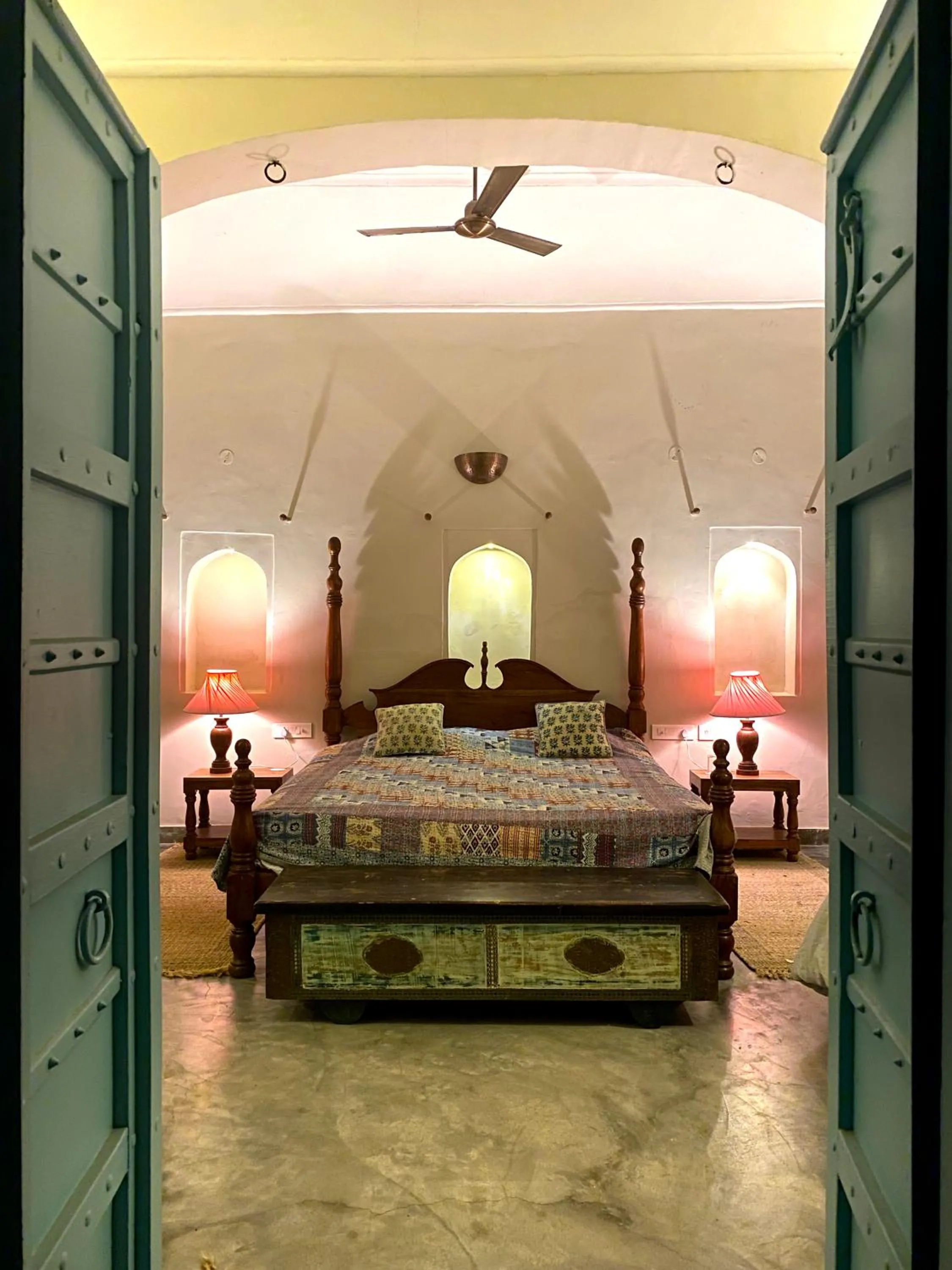 Bed in Mandawa Kothi