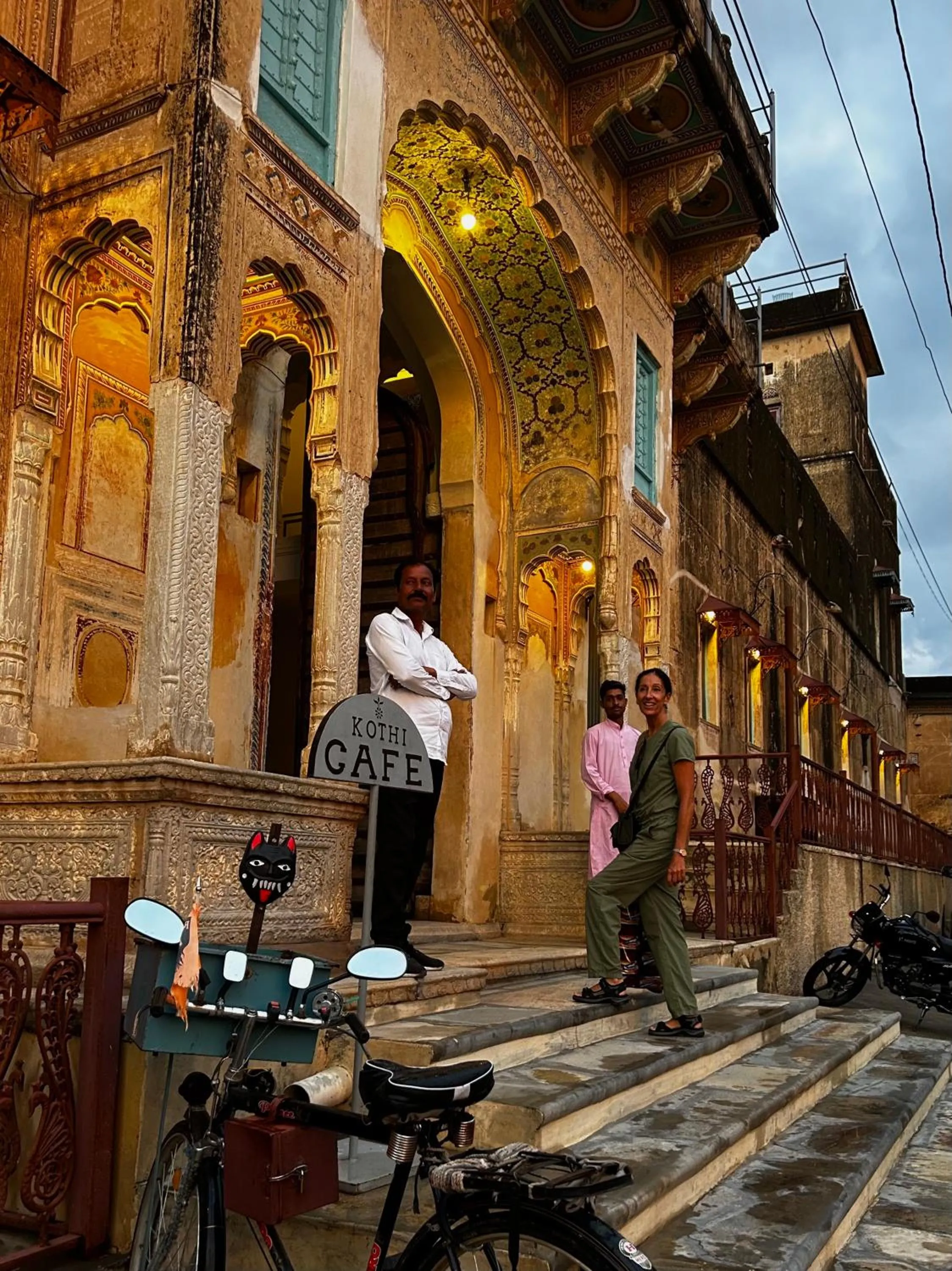 Facade/entrance in Mandawa Kothi