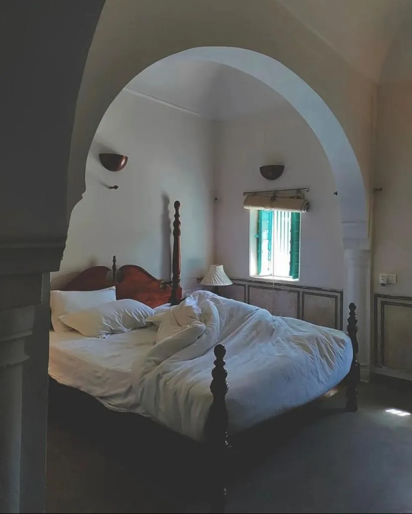 Bedroom, Bed in Mandawa Kothi