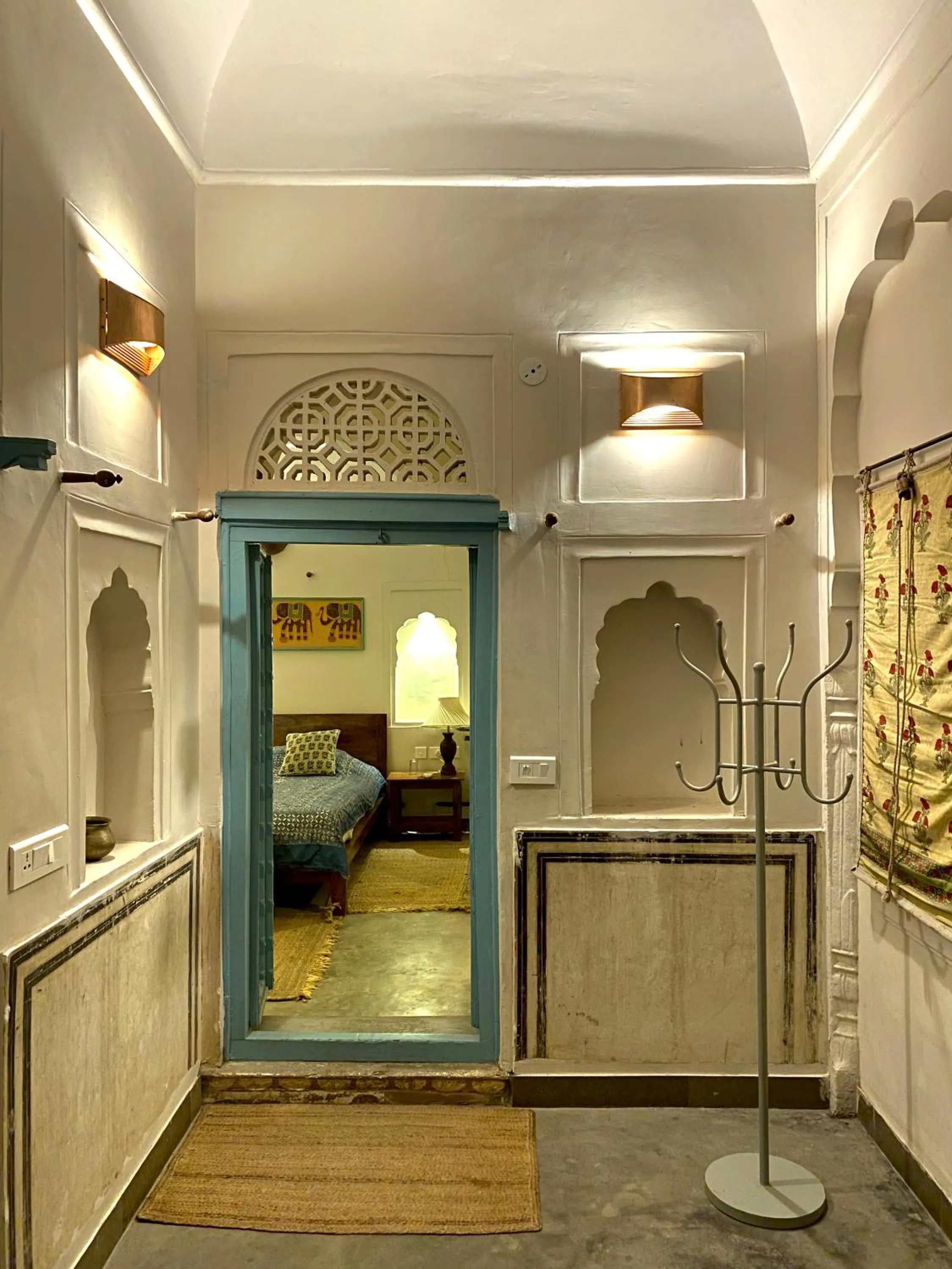 Bed in Mandawa Kothi