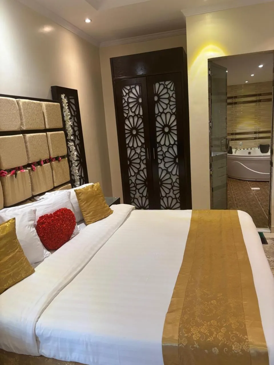 Bedroom, Bed in Al Lord Hotel
