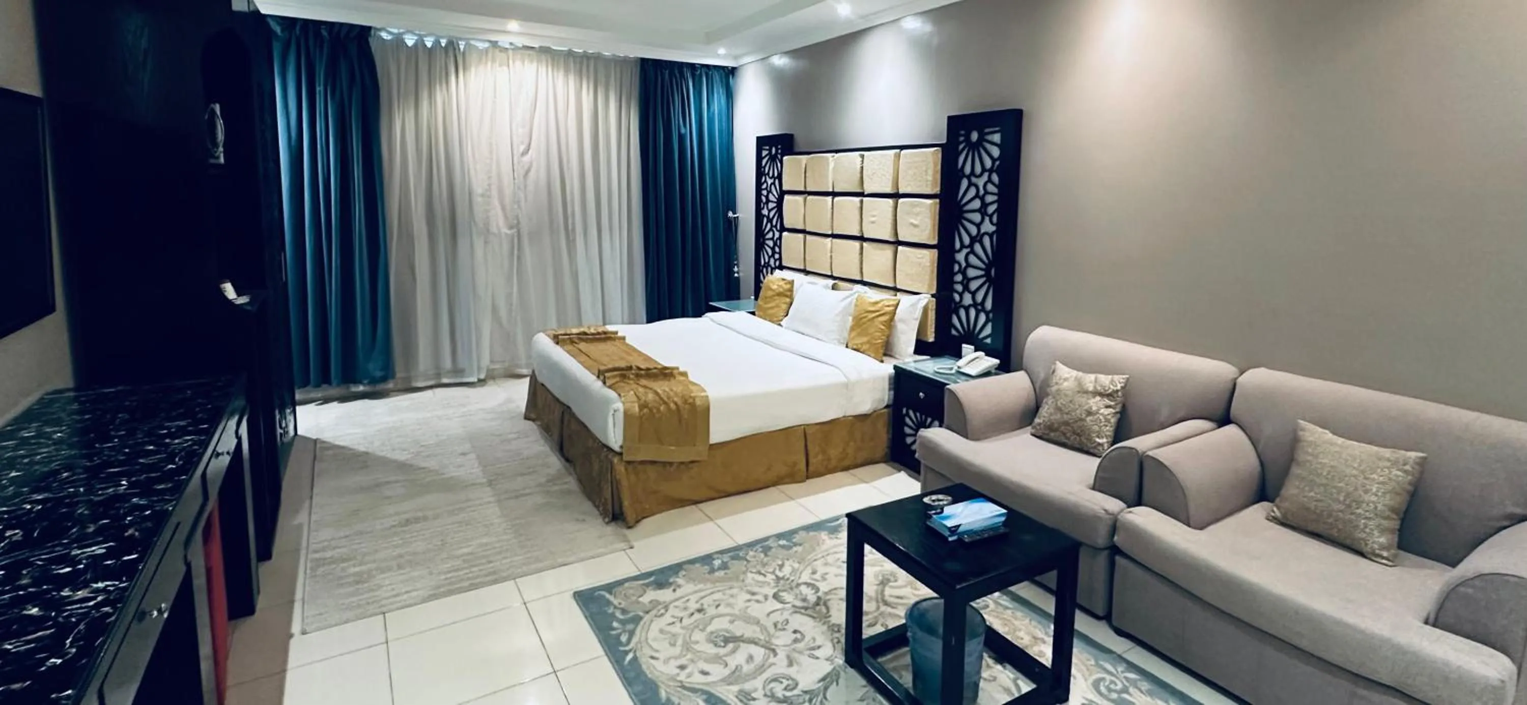 Bedroom, Bed in Al Lord Hotel