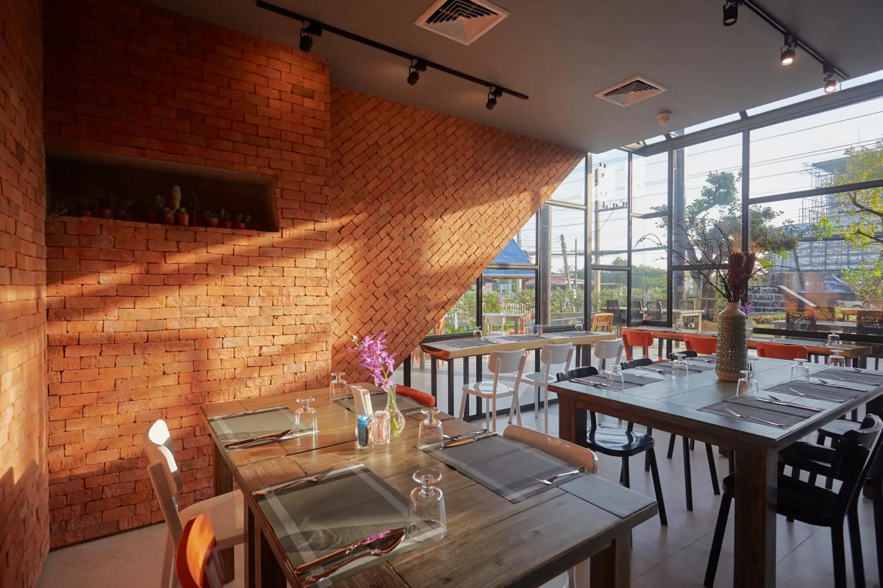 Restaurant/places to eat in Whale Hua Hin - SHA Plus Restaurant/places to eat in Whale Hua Hin - SHA Plus