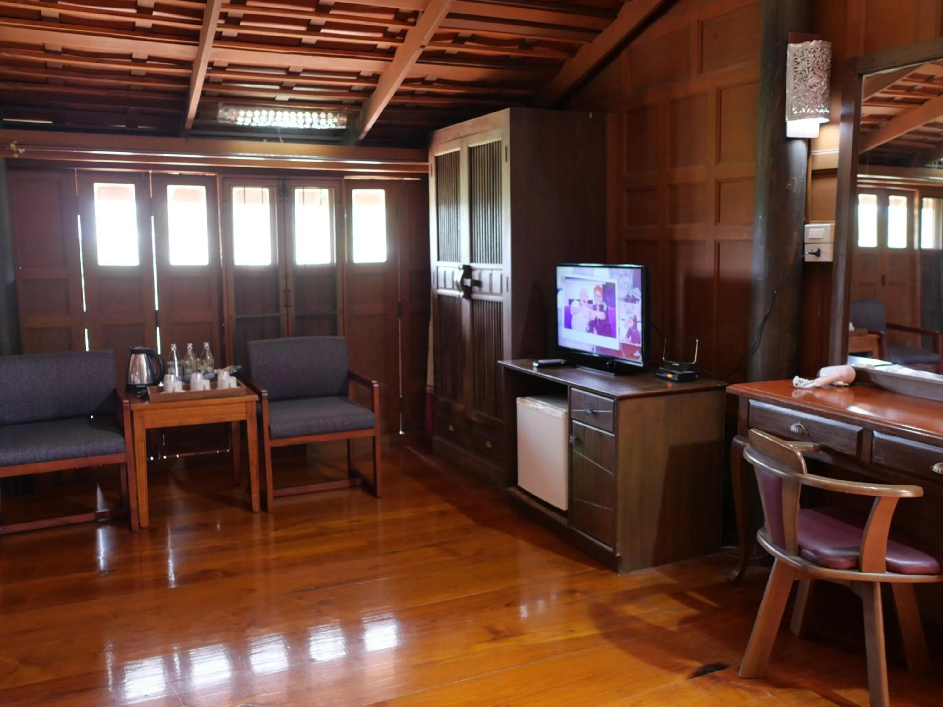 TV and multimedia in Sasidara Resort Nan